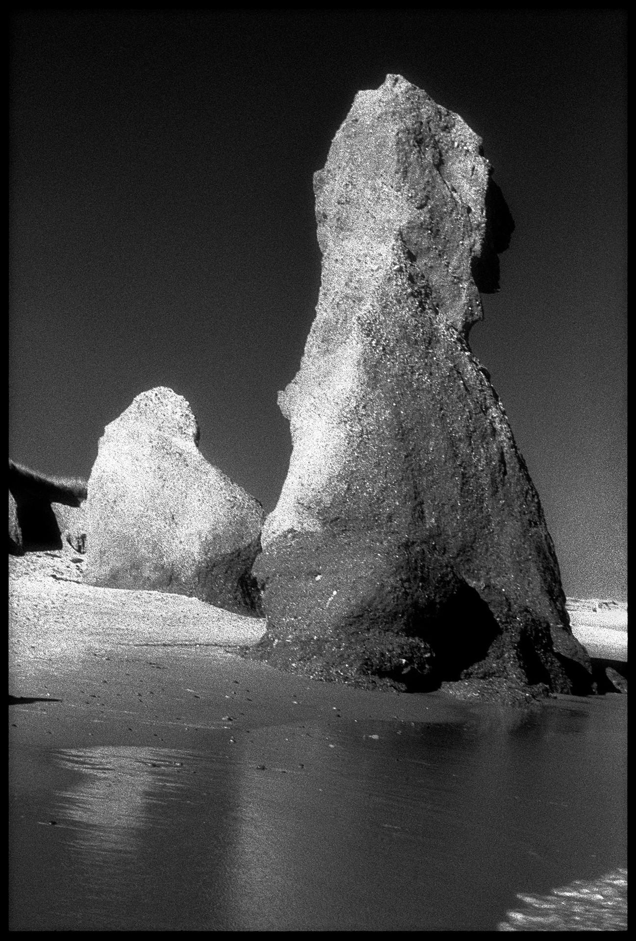 Lucy Vincent Beach I &amp; II Diptyque, Chilmark, MA - Impression pigmentaire contemporaine - Contemporain Photograph par Edward Alfano