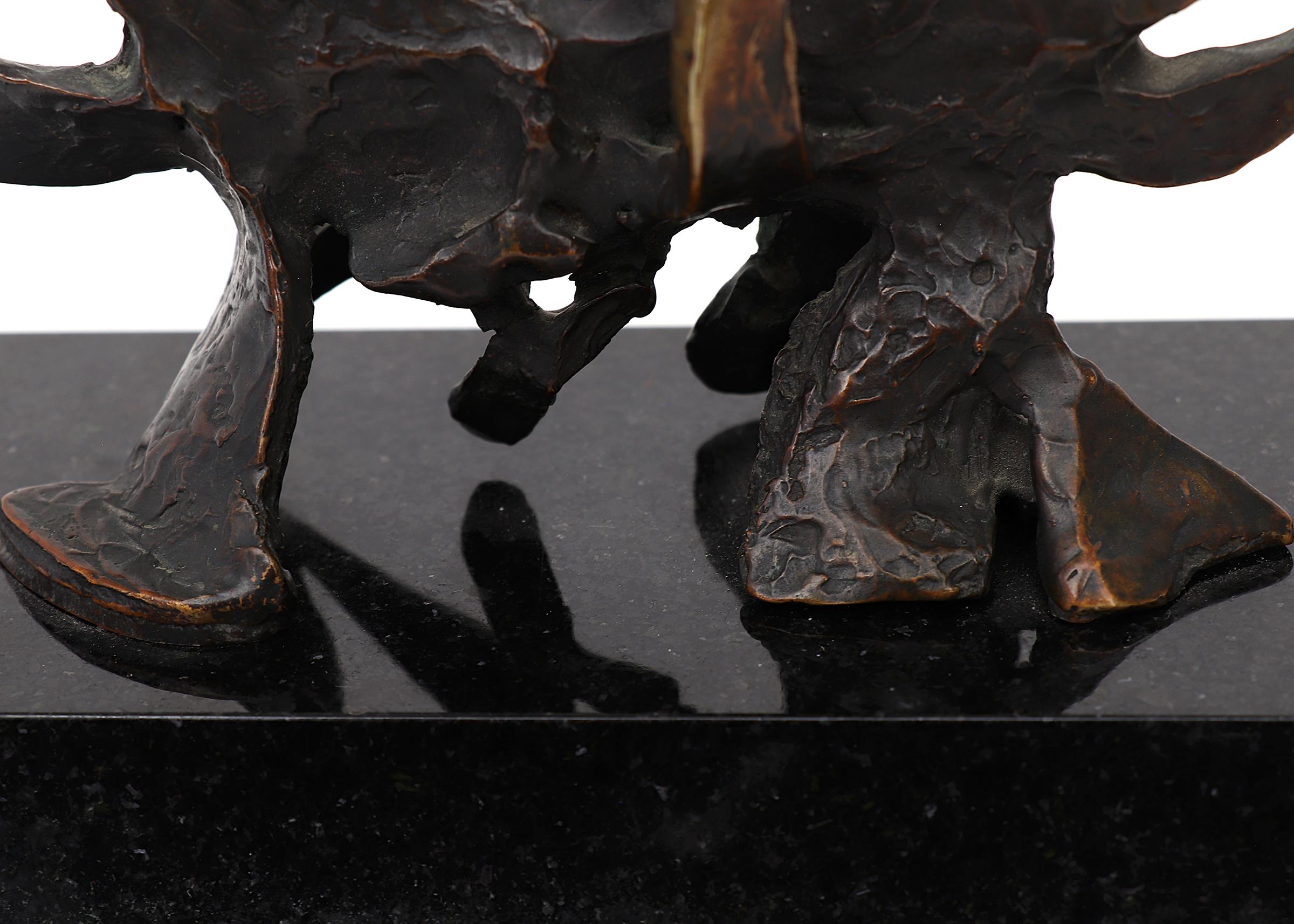 Sculpture moderne américaine abstraite en bronze sur socle en granit, Edward Chavez en vente 11