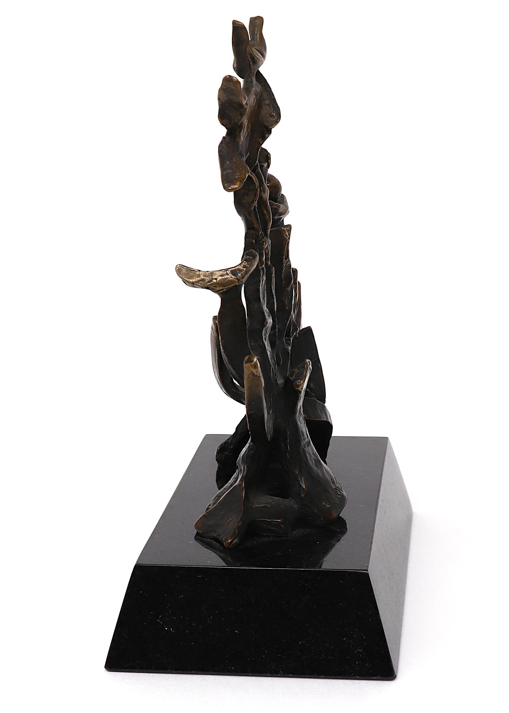 Sculpture moderne américaine abstraite en bronze sur socle en granit, Edward Chavez en vente 2