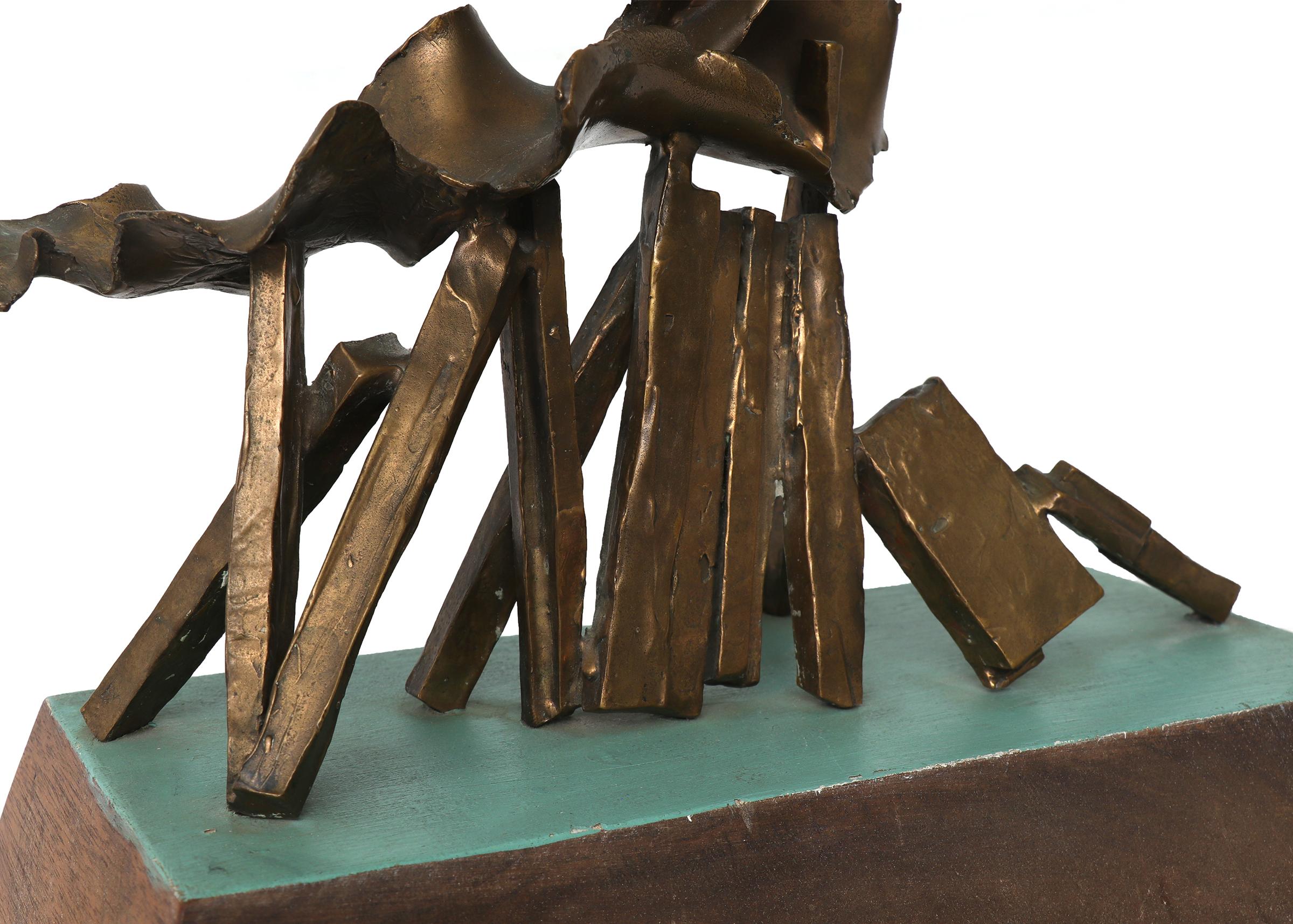 Chama Chama, abstrakte Bronzeskulptur mit Holzsockel, Mid-Century Modern, 1960er Jahre im Angebot 1