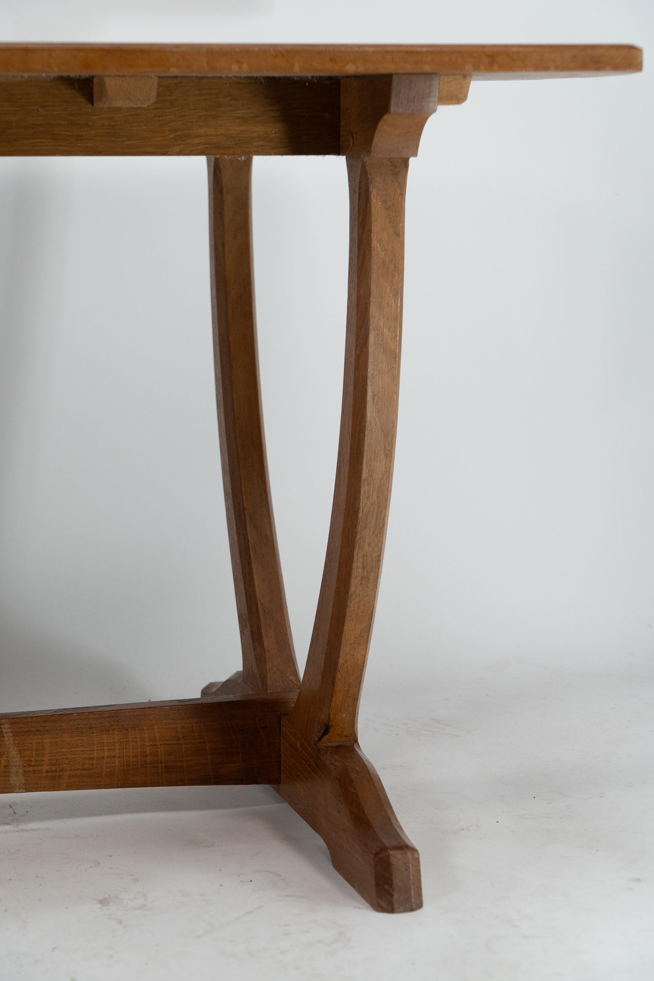 Edward Barnsley. A Cotswold School Arts & Crafts oak coffee table U shaped base For Sale 4