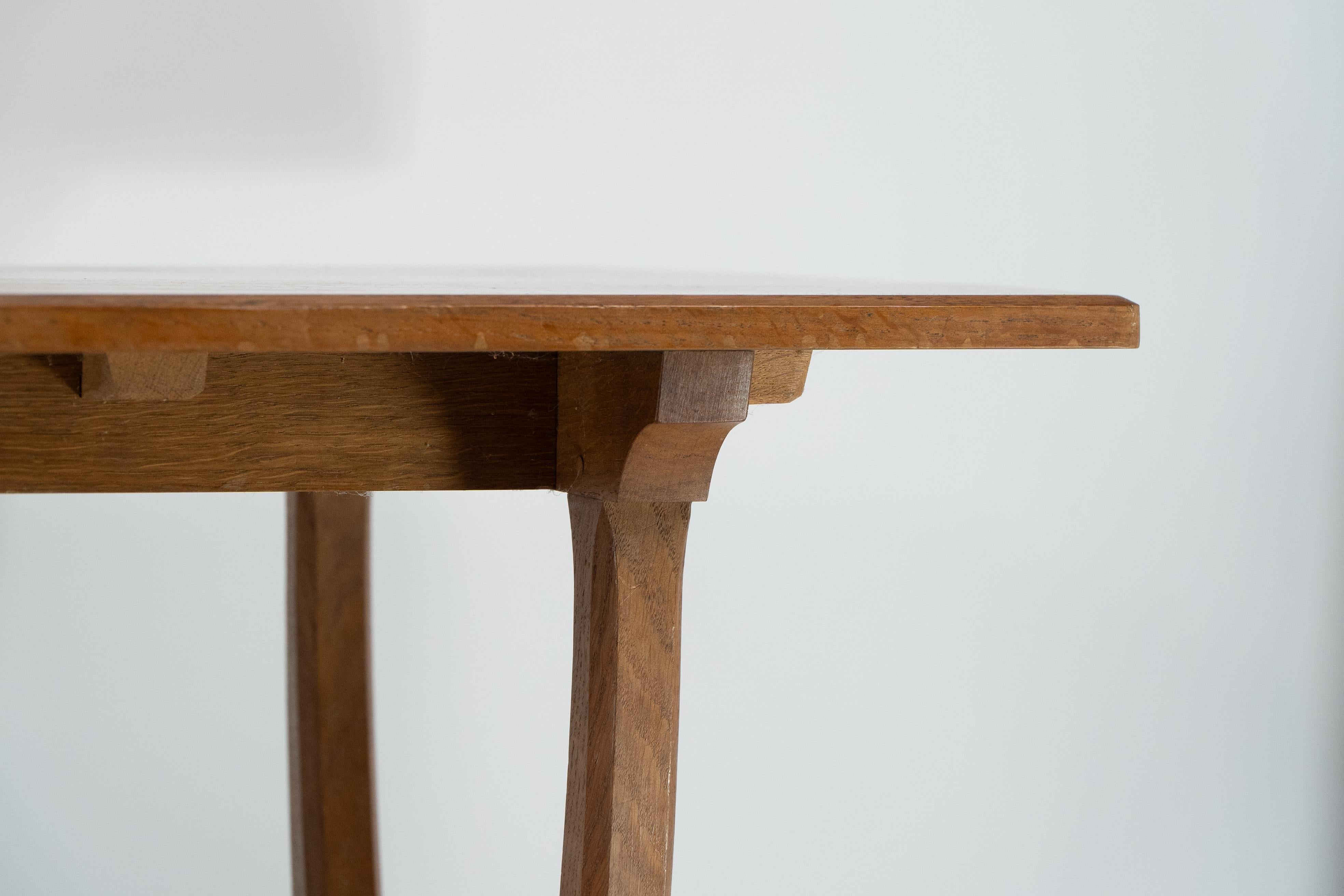 Edward Barnsley. A Cotswold School Arts & Crafts oak coffee table U shaped base For Sale 1