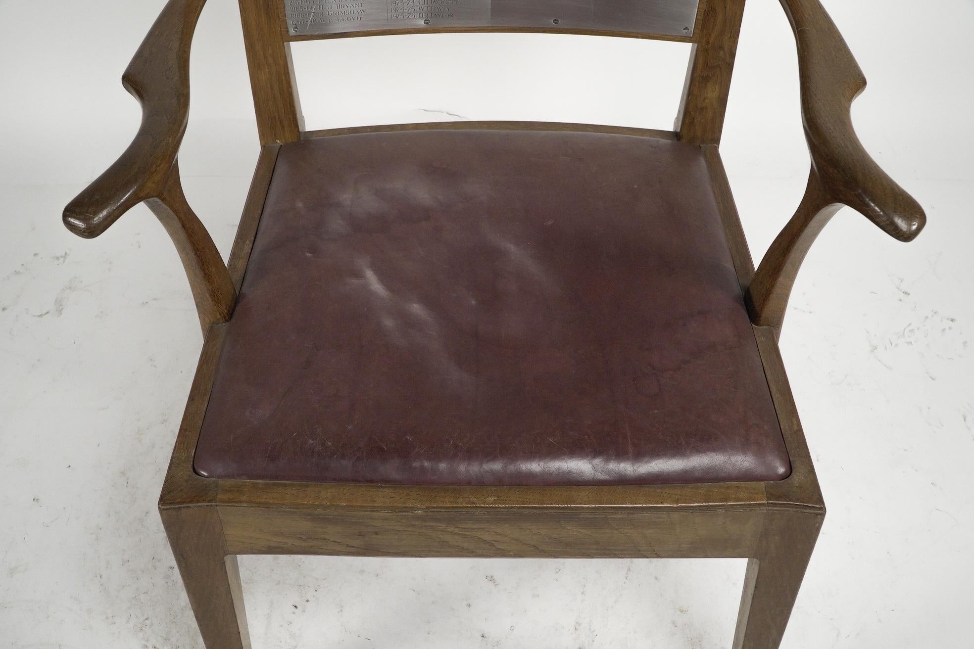 Edward Barnsley. Commissioned by G H J Morris An Arts & Crafts Cotswold armchair For Sale 4