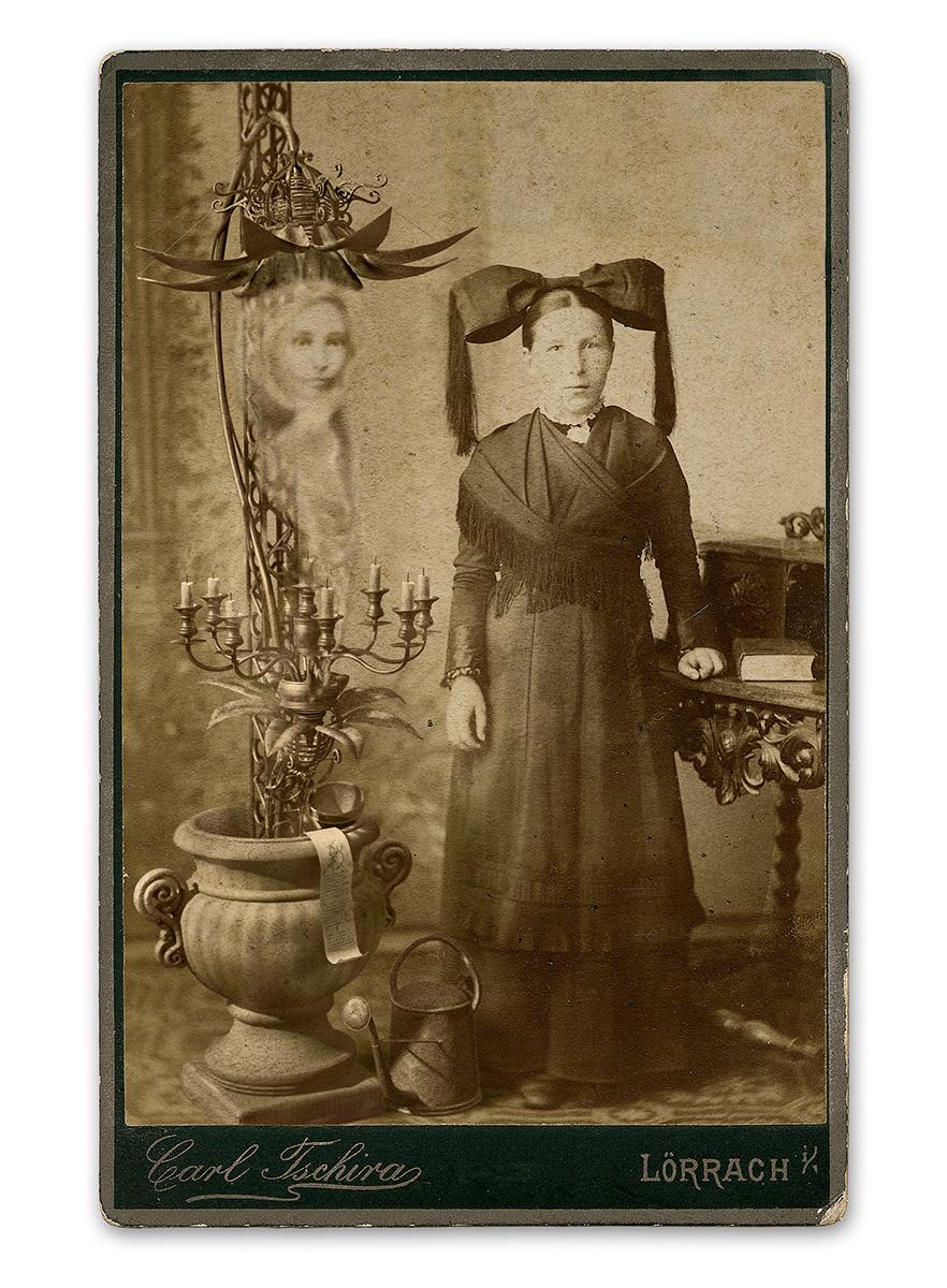 Edward Bateman Black and White Photograph – Spectrales Gerät Nr. 10
