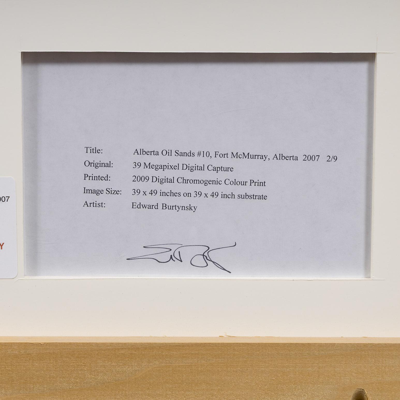 Sables bitumineux de l'Alberta #10, Fort McMurray, Alberta, 2007 - Contemporain Photograph par Edward Burtynsky