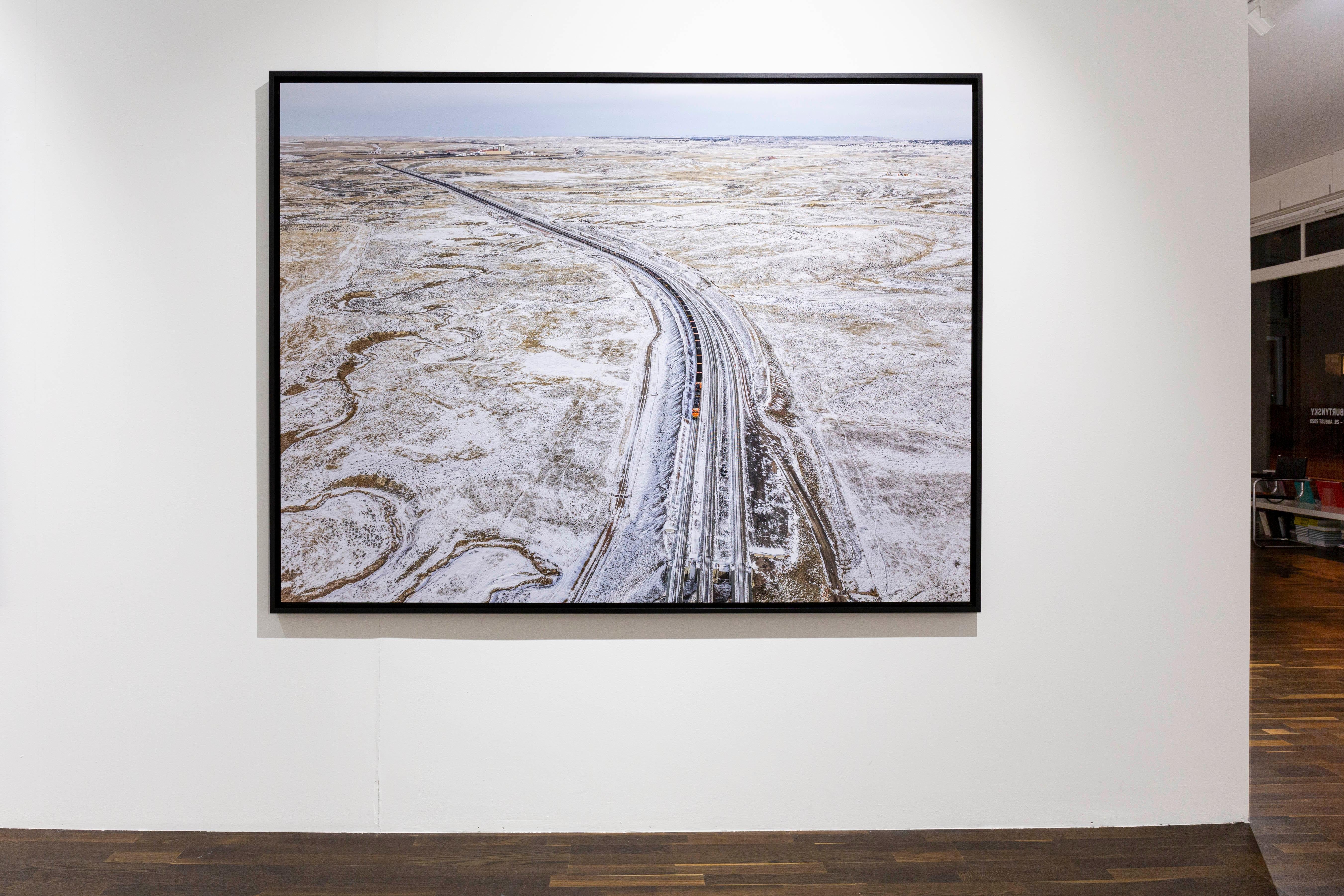 Coal Train, Near Gillette, Wyoming, USA – Edward Burtynsky, Landscape, Train For Sale 3