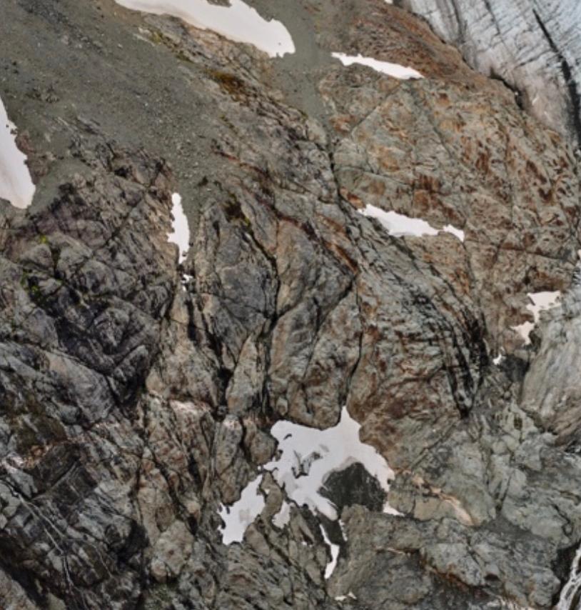 Montañas de la Costa nº 17, Glaciar en retroceso, Columbia Británica, Canadá - Photograph Contemporáneo de Edward Burtynsky