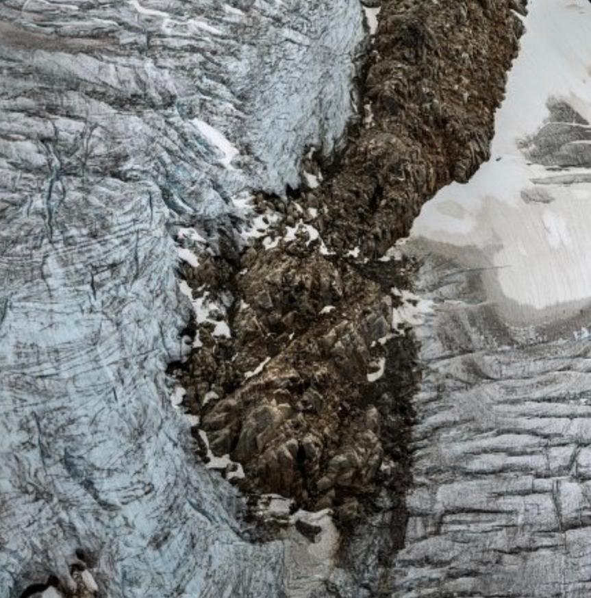 Edward BURTYNSKY (*1955, Canada)
Coast Mountains #22, Glacier with Firn Snow, British Columbia, Canada, 2023
Pigment inkjet print on Kodak Professional Photo Paper
148.6 x 198.1 cm (58 1/2 x 78 in.)
Edition of 3
Print only
Signed by the