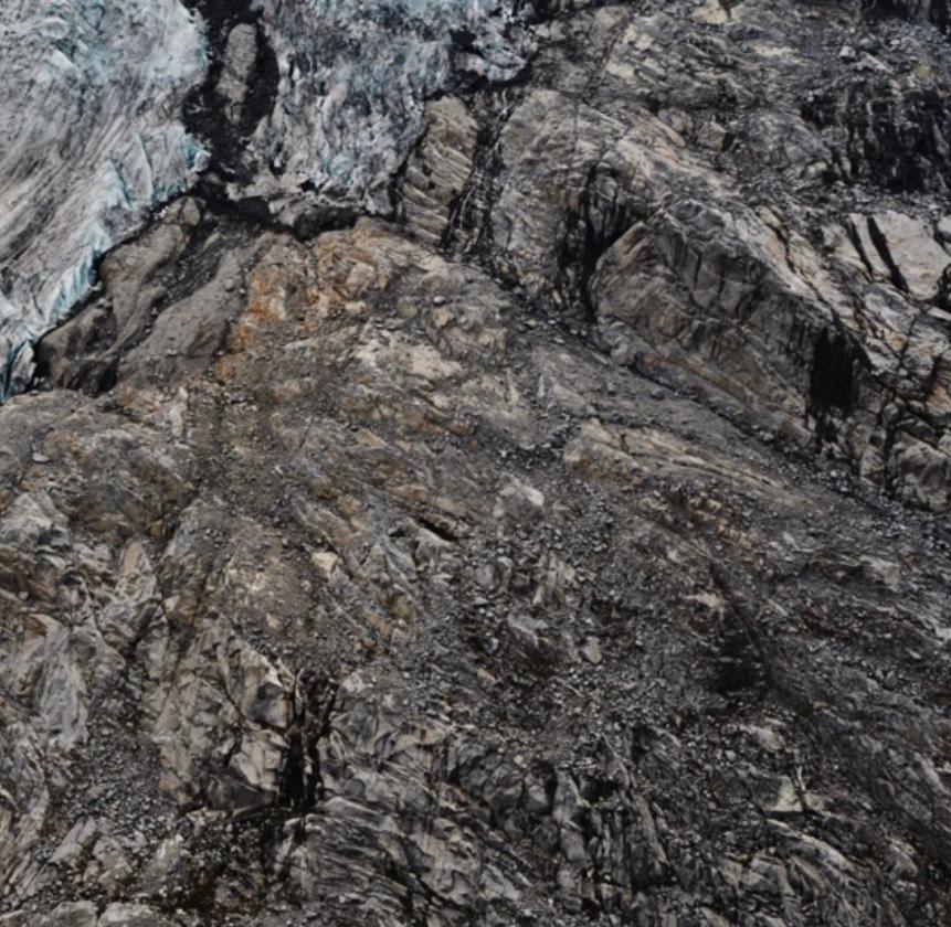 Montañas de la Costa nº 4, Glaciar en retroceso, Columbia Británica, Canadá - Photograph Contemporáneo de Edward Burtynsky