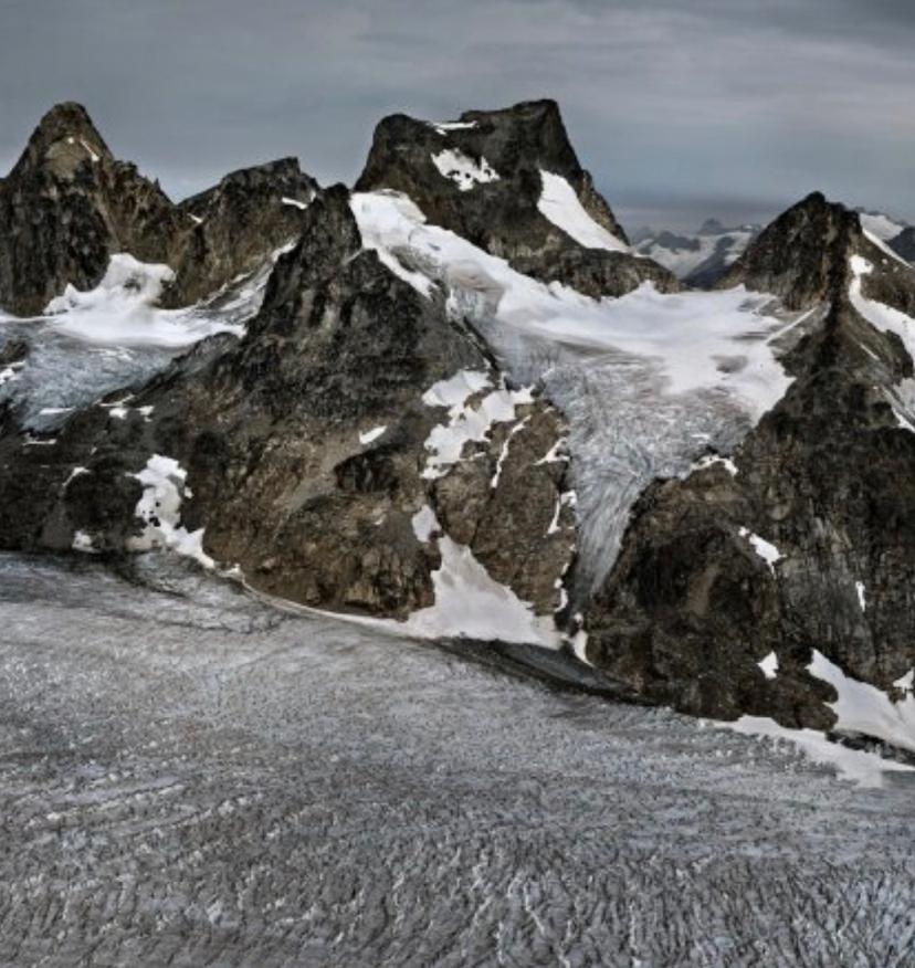 Montañas de la Costa nº 7, Columbia Británica, Canadá - Photograph Contemporáneo de Edward Burtynsky