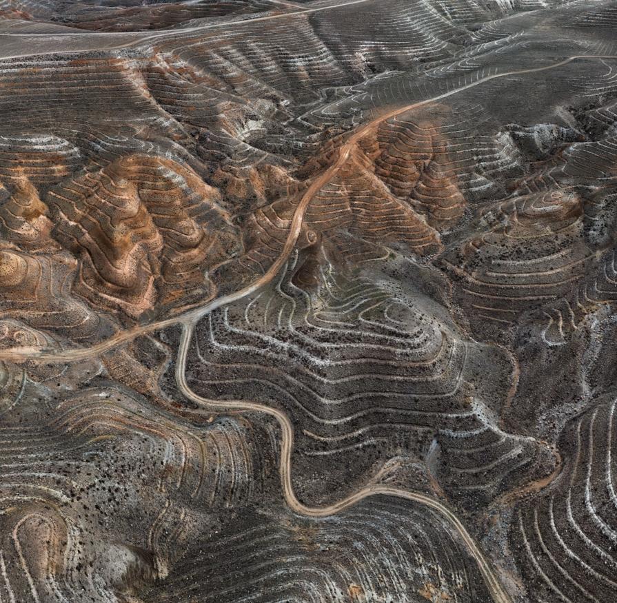 Erosionsschutz #1, Yesilhisar, Zentralanatolien, Türkei - Burtynsky, Landschaft – Photograph von Edward Burtynsky