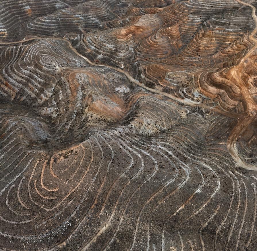 Erosionsschutz #1, Yesilhisar, Zentralanatolien, Türkei - Burtynsky, Landschaft (Zeitgenössisch), Photograph, von Edward Burtynsky