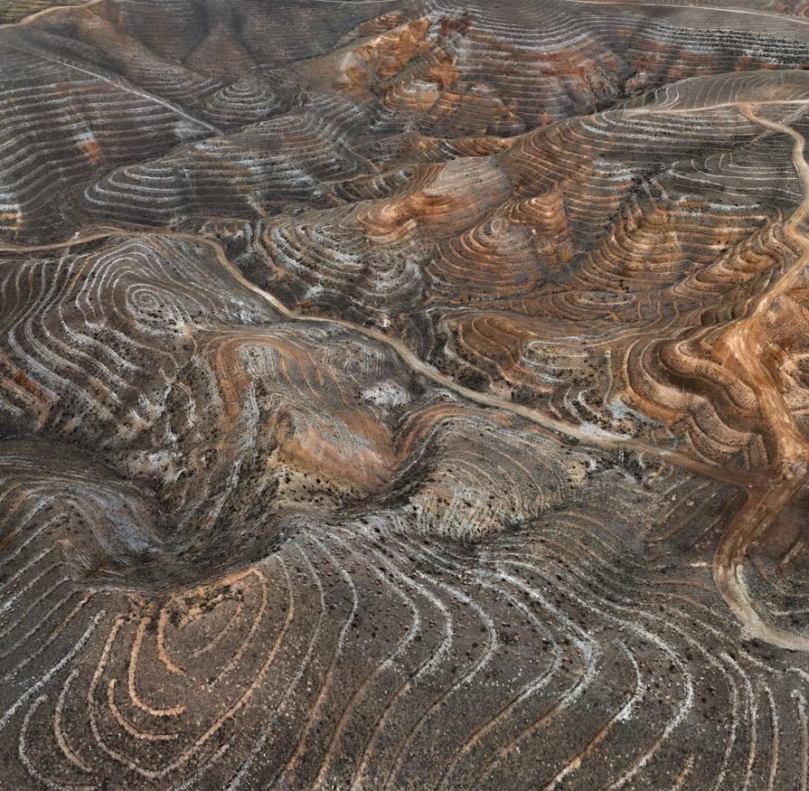 Erosionsschutz #1, Yesilhisar, Zentralanatolien, Türkei - Burtynsky, Landschaft im Angebot 1