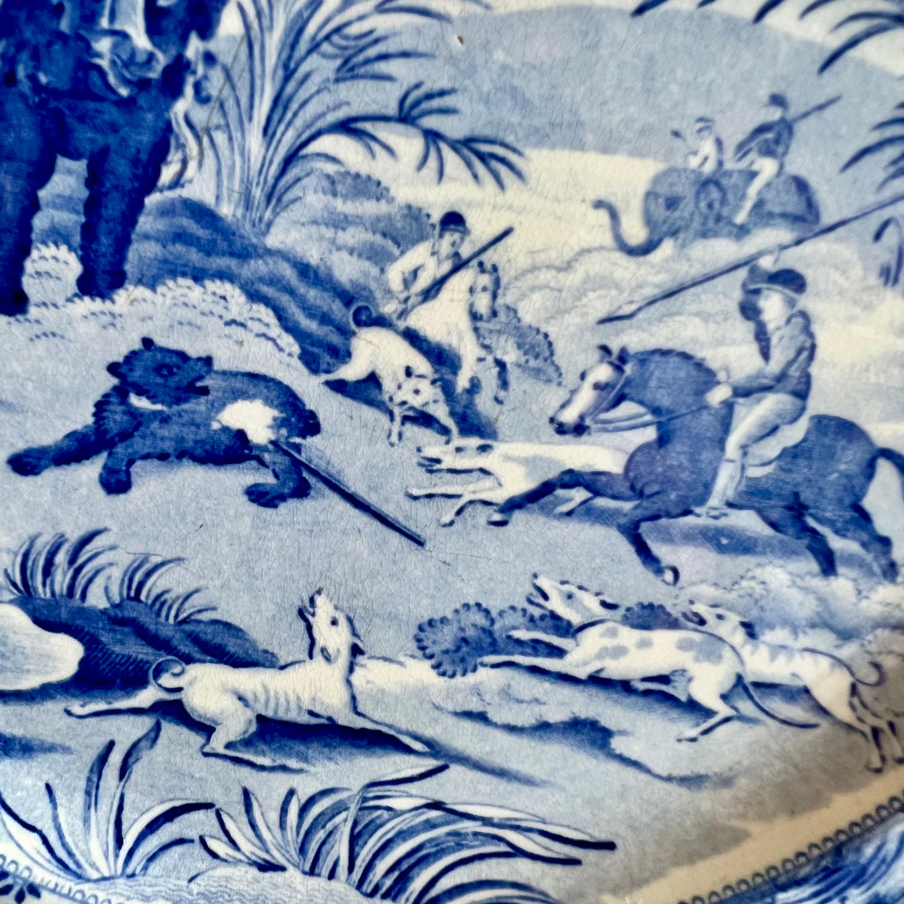 Milieu du XIXe siècle Assiette en faïence d'Edward Whiting, bleu et blanc 