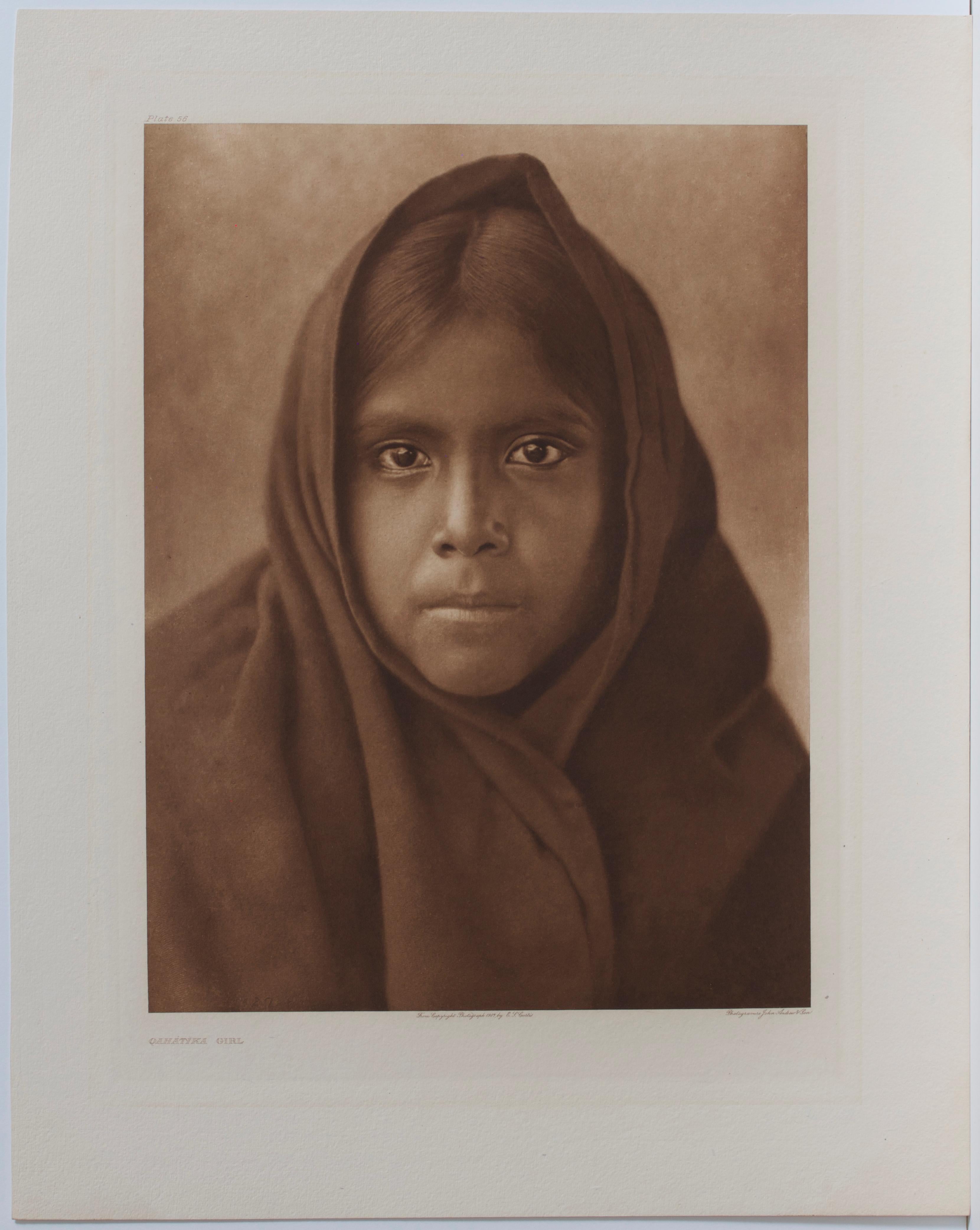 Niña Qahatika, El Indio Norteamericano, Edward S. Curtis, Fotograbado, 1907 - Photograph de Edward Curtis