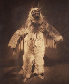 "Hamasilahl - Qagyuhl" Nativo americano en traje ceremonial - Impresión en fotograbado