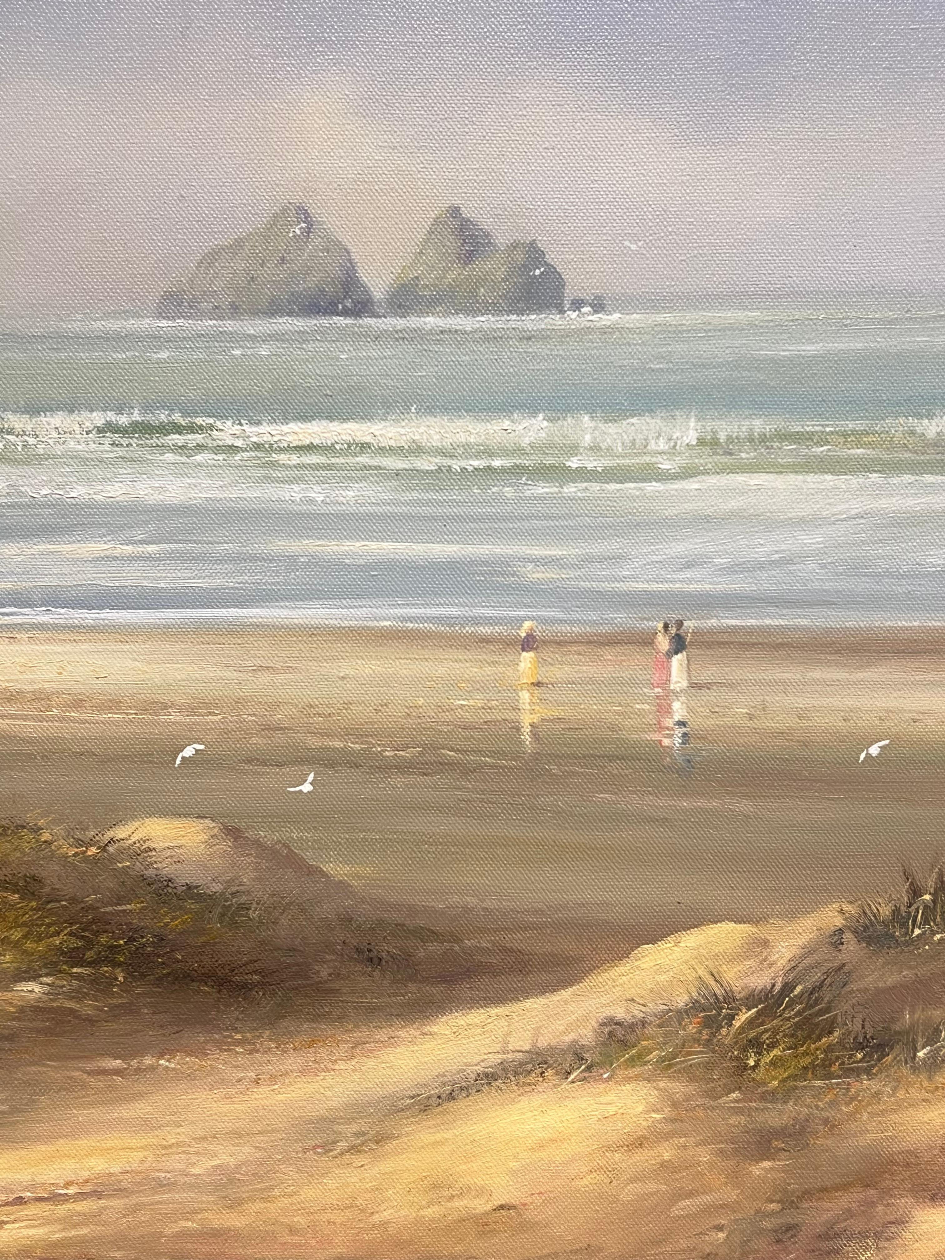 Grande peinture à l'huile traditionnelle britannique du 20e siècle Enfants sur une plage de Cornouailles - Marron Landscape Painting par Edward Dyer
