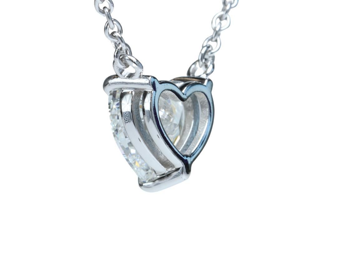 Moderne Edward Elise Pendentif solitaire en platine et diamant en forme de cœur de 1,59 carat certifié GIA en vente