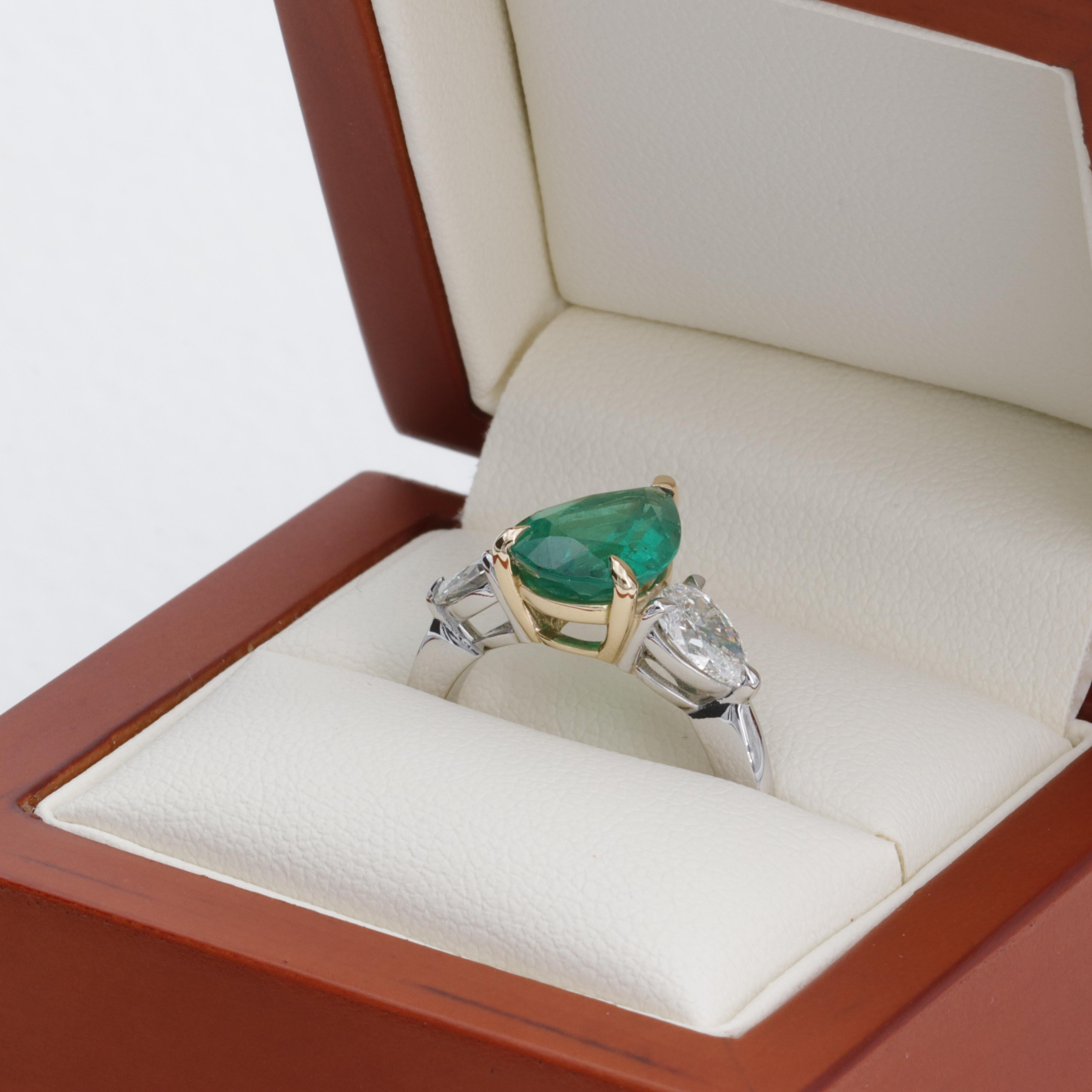 Edward Elise Emerald and Diamond Three Stone Ring in Platinum & 18 Karat For Sale 5