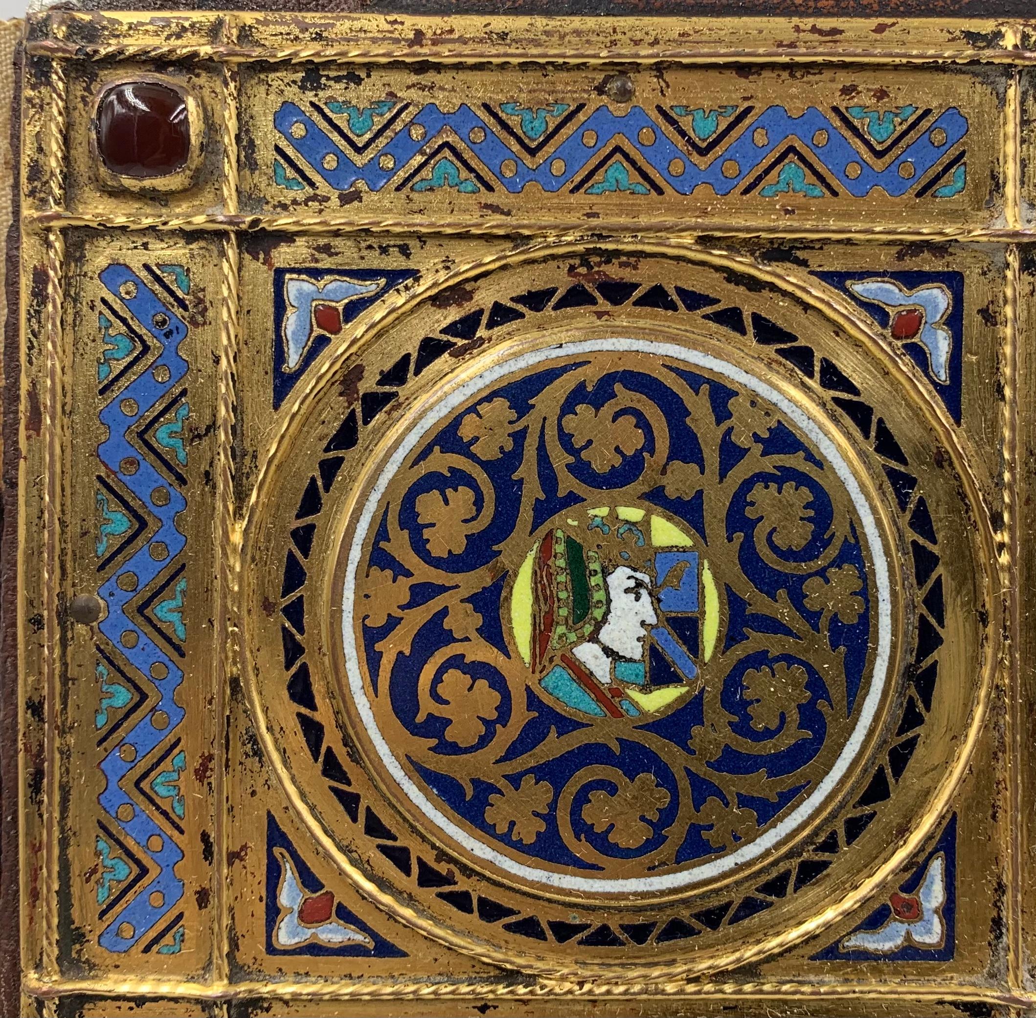 Américain Couvercle Folio ancien en émail champlevé orné de bijoux de style gothique Edward F. Caldwell en vente