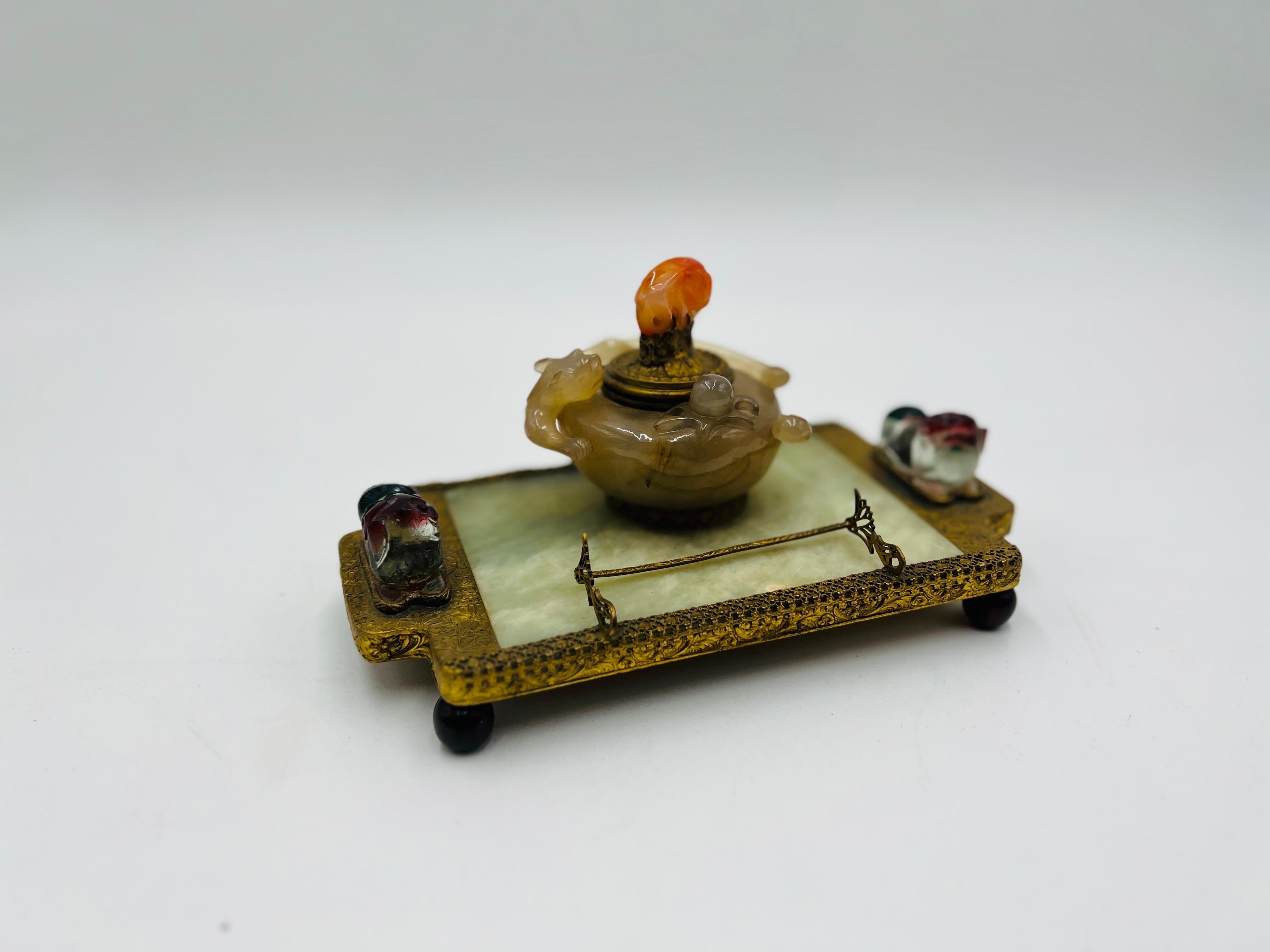 Edward Farmer Chinese Carved Jade & Agate Dragon Inkwell W/ Gold Gilt Filigree.
Edward I. Farmer (1872-1942) was a well-known art dealer in New York City with over twenty-nine years of experience in the field. His galleries at 5 West Fifty-Sixth