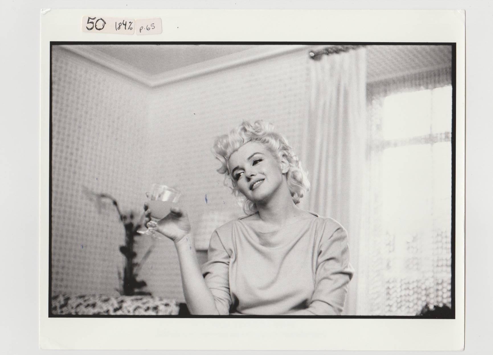 Edward Feingersh Black and White Photograph – Marilyn Monroe, Schwarz-Weiß-Fotodruck, aus dem Originalnegativ von 1988