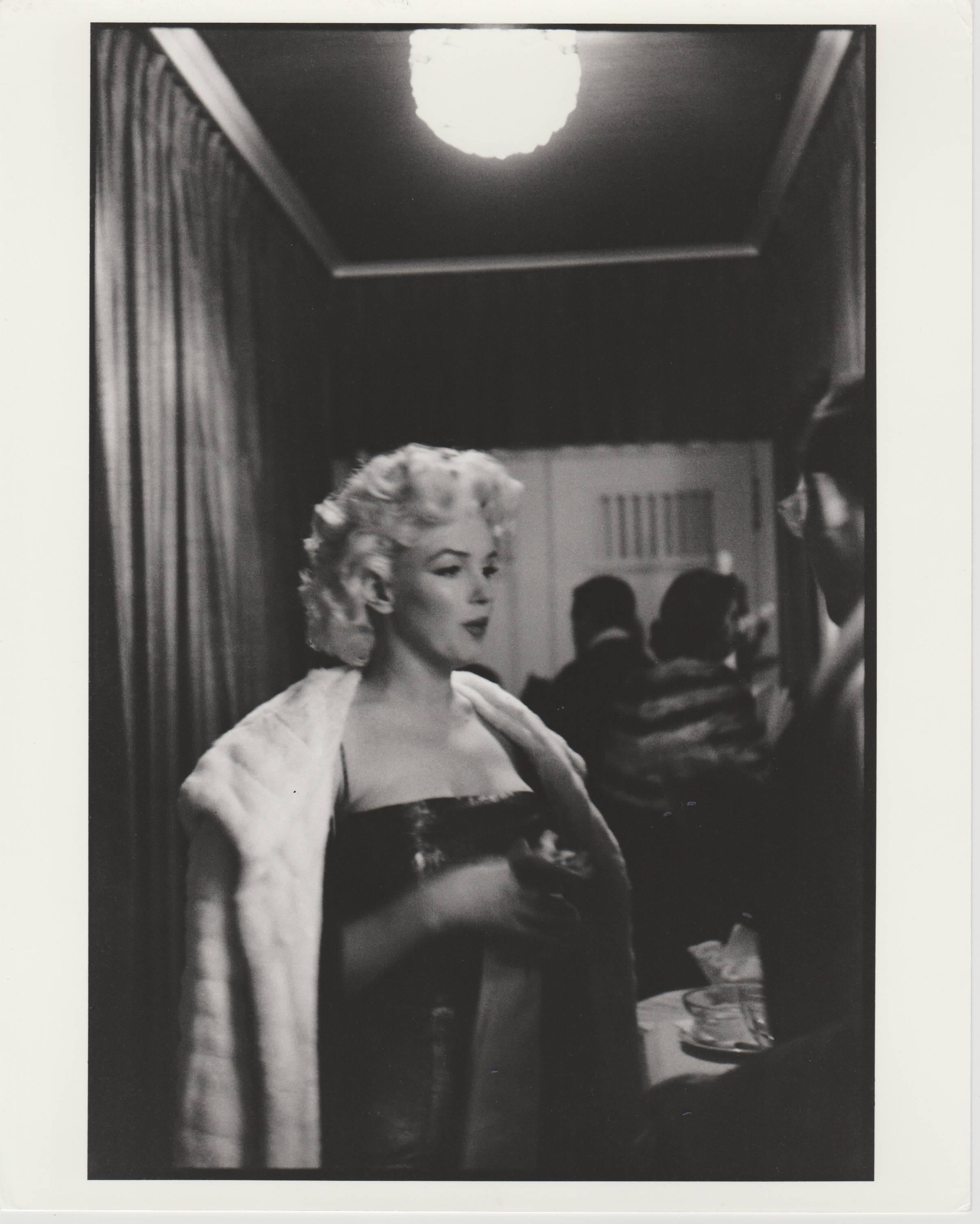 Edward Feingersh Black and White Photograph – Marilyn Monroe, einzigartiger Druck aus dem Jahr 1988 aus einem Originalnegativ