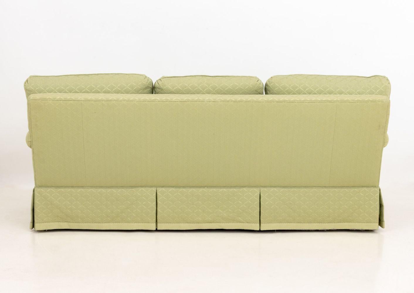 Edward Ferrell Ltd. Green Upholstered 3-Seat Sofa (21. Jahrhundert und zeitgenössisch) im Angebot