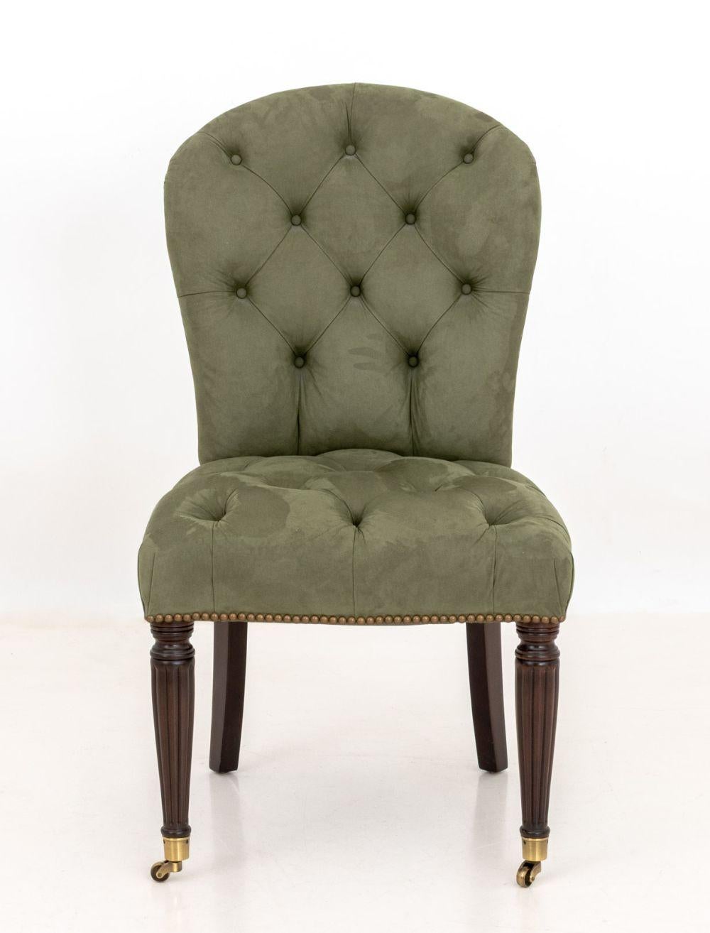 XXIe siècle et contemporain Edward Ferrell Ltd. Chaises rembourrées en daim, 4 en vente