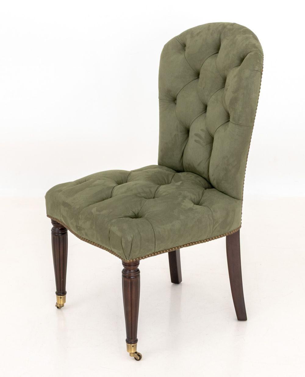 Daim Edward Ferrell Ltd. Chaises rembourrées en daim, 4 en vente