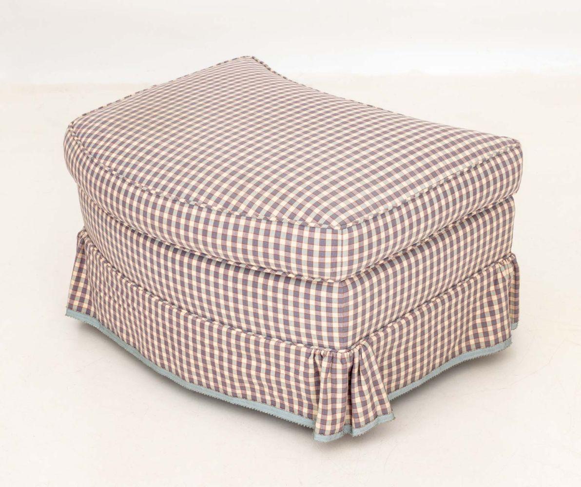 Edward Ferrell Ltd. Sedia e ottomana imbottiti In condizioni buone in vendita a Astoria, NY