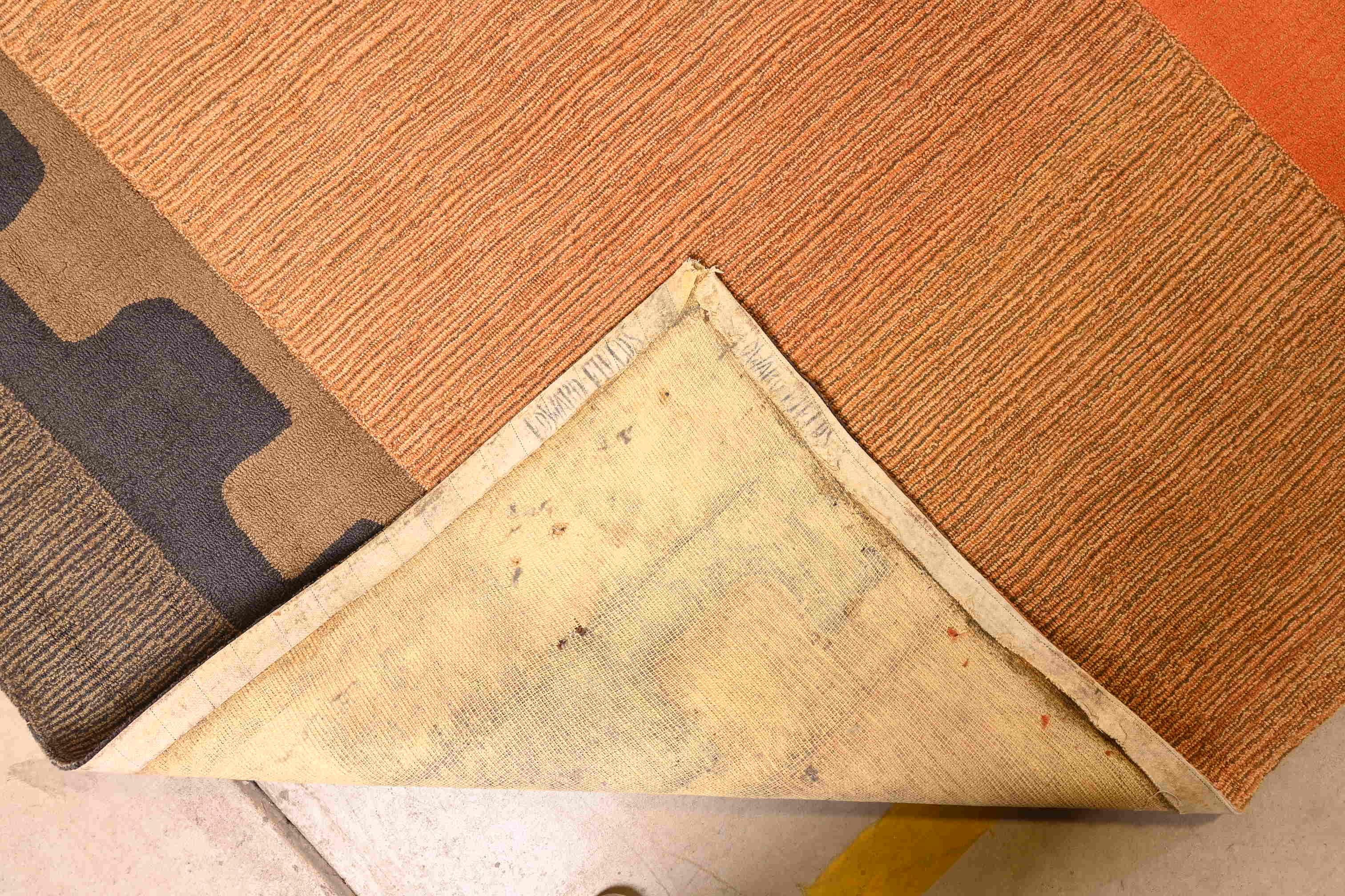 Tappeto astratto di grandi dimensioni Edward Fields, metà del secolo scorso, CIRCA 1970 in vendita 1
