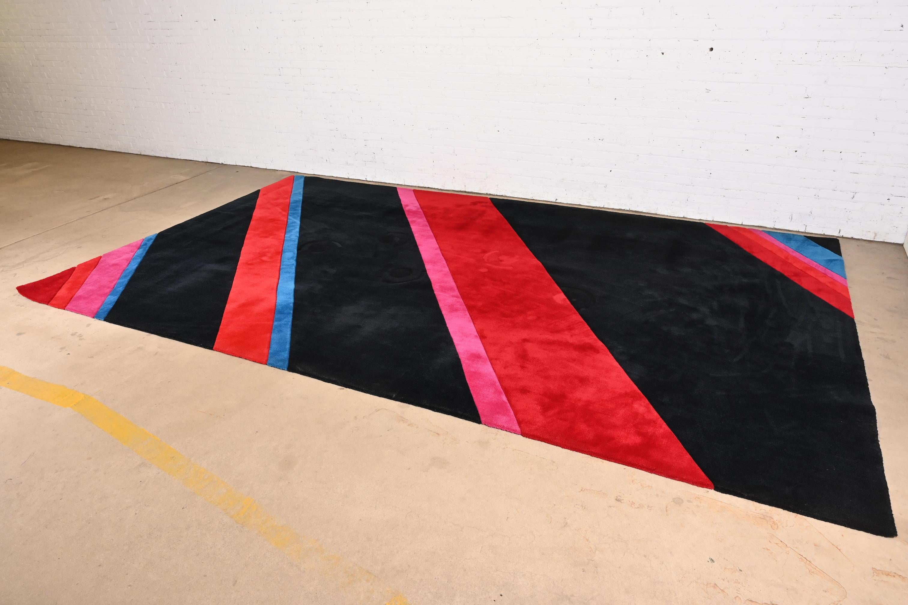 Edward Fields Modern Large Room Size Abstract Striped Rug, Circa 1980s In Good Condition For Sale In South Bend, IN