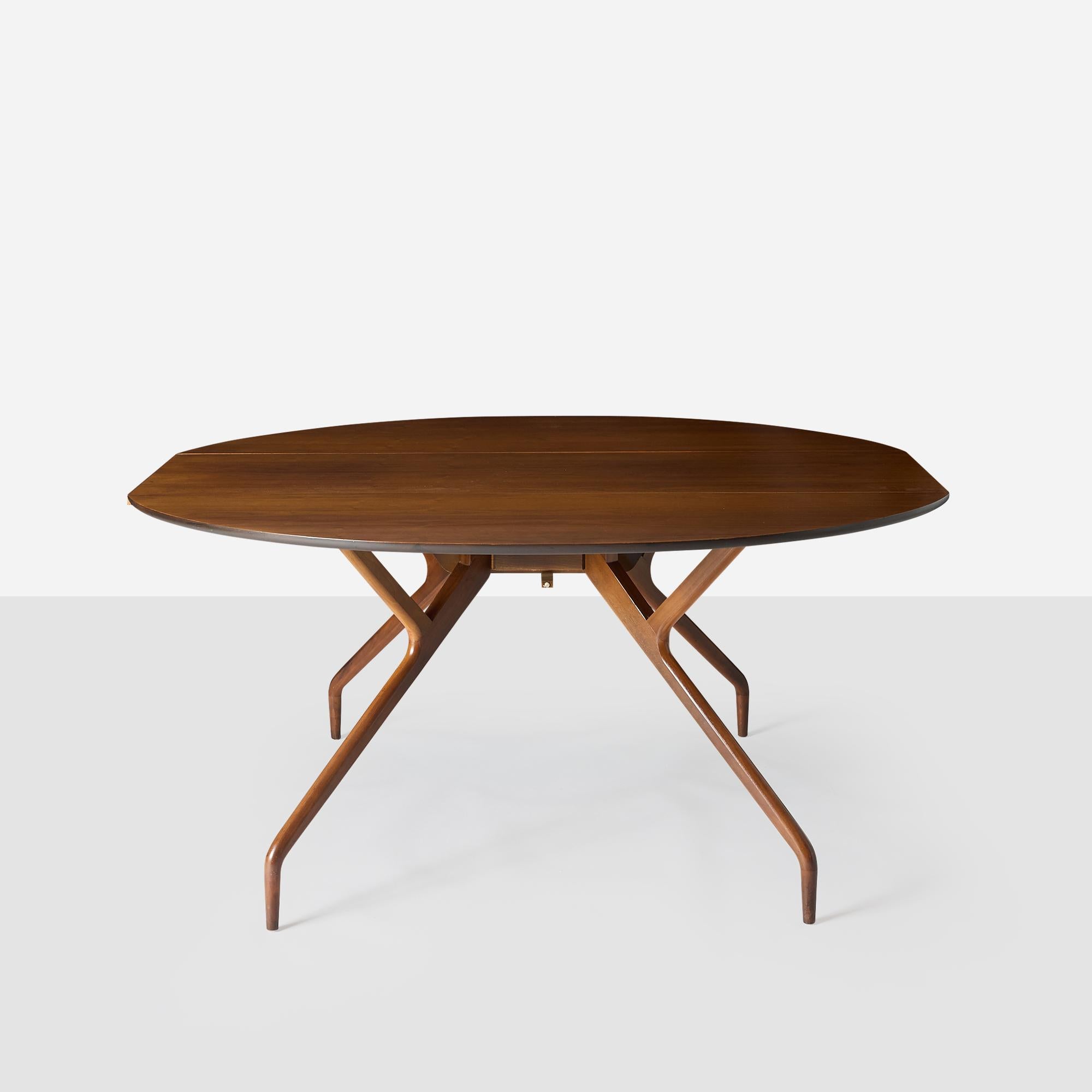 Moderne Table de salle à manger Edward Frank en vente