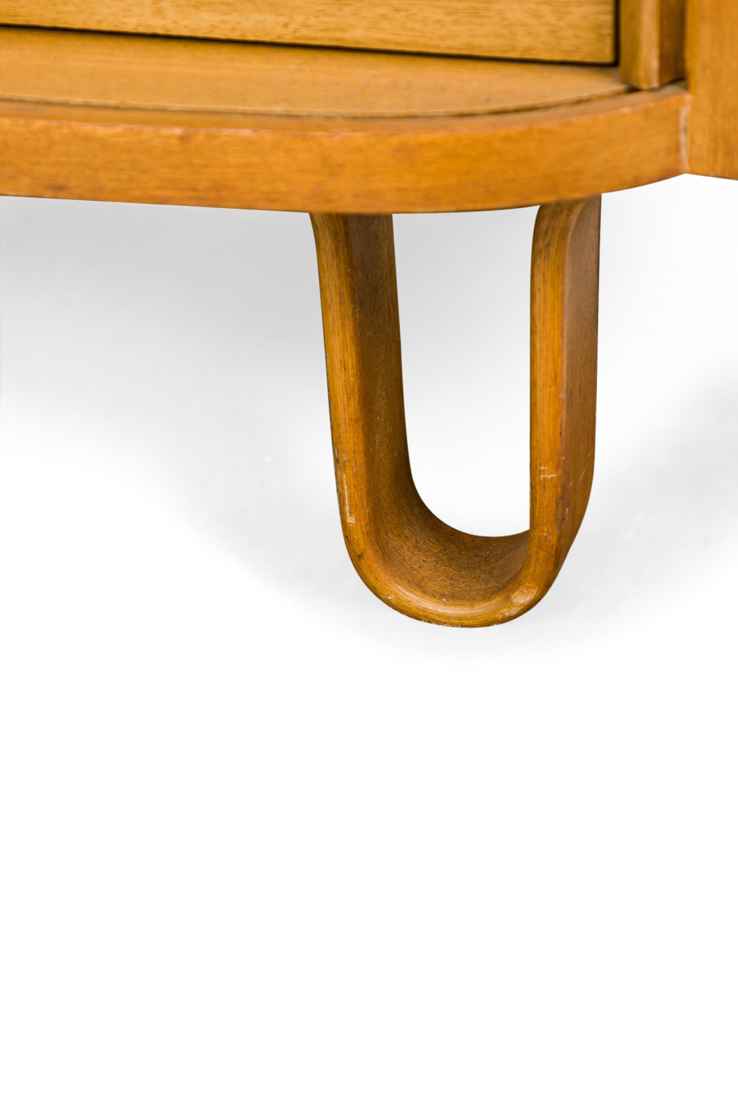Edward Wormley per Dunbar Furniture Co. Cassapanca in noce a due sezioni in vendita 4