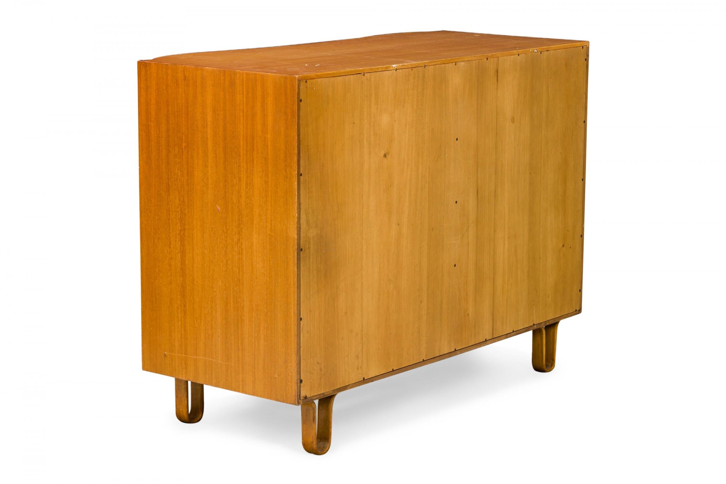 Americano Edward Wormley per Dunbar Furniture Co. Cassapanca in noce a due sezioni in vendita