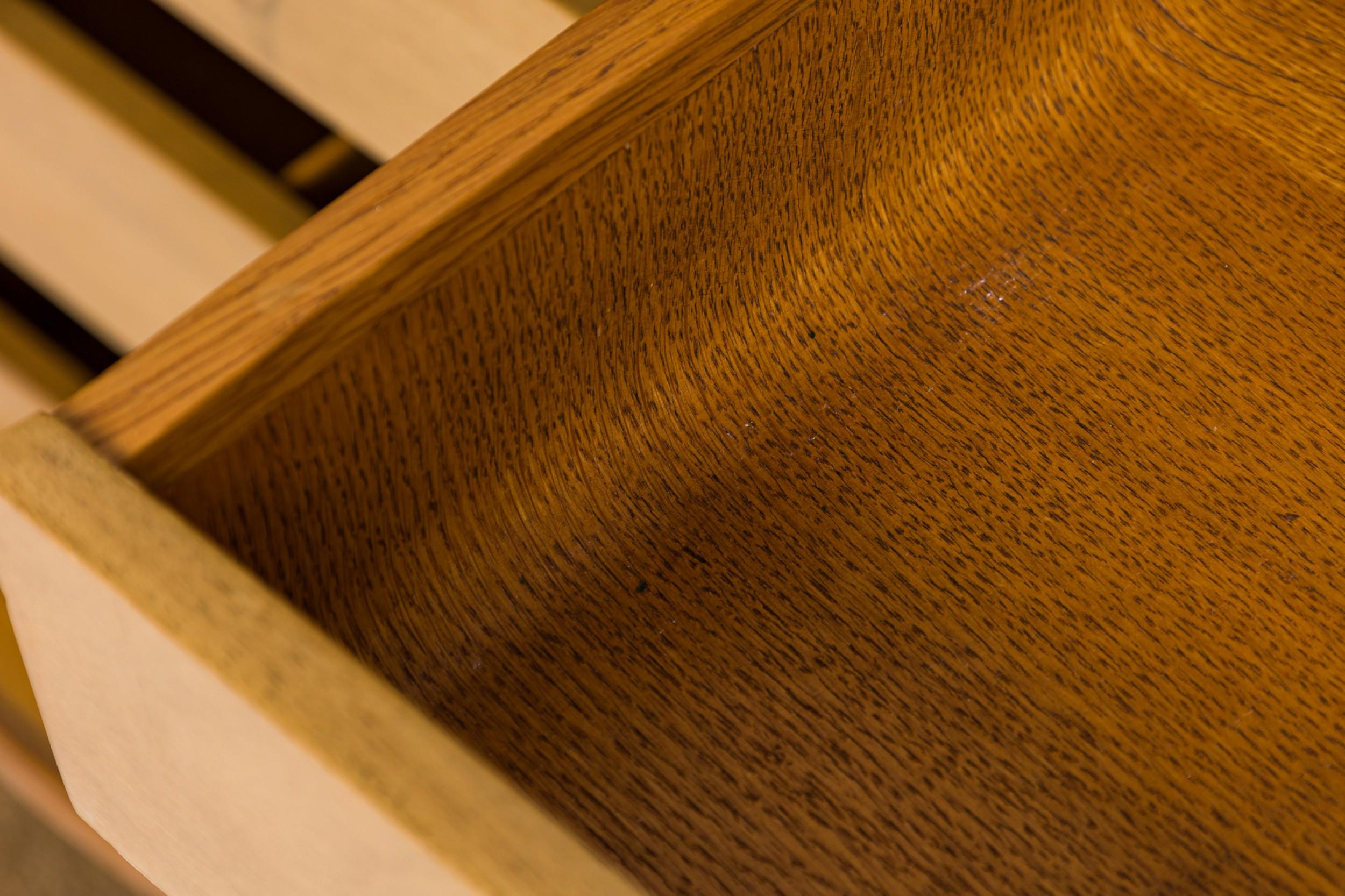 Edward Wormley per Dunbar Furniture Co. Cassapanca in noce a due sezioni in vendita 1