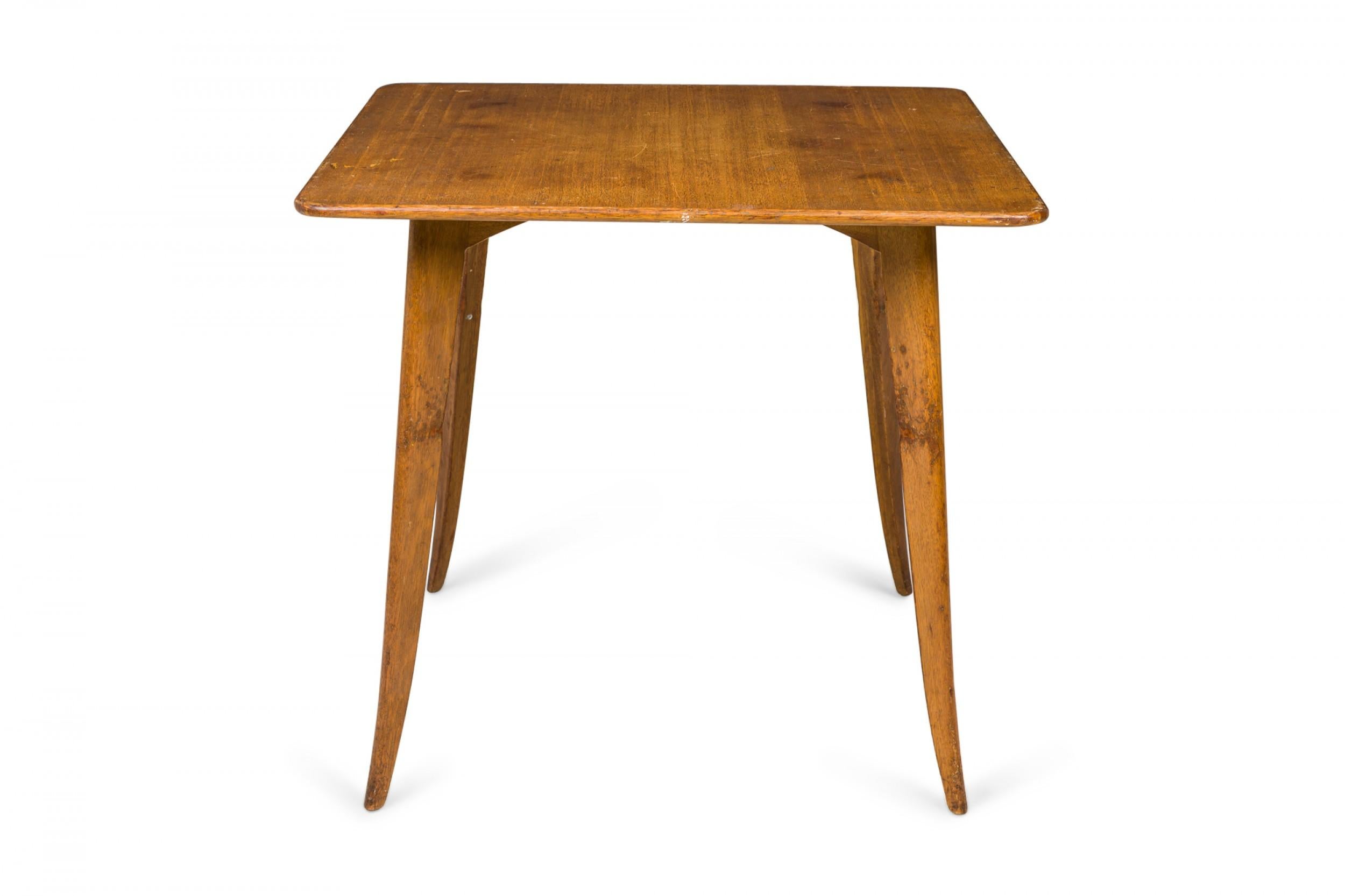 Quadratischer Holz-Spieltisch, Edward J. Wormley für Dunbar Furniture Company (Moderne der Mitte des Jahrhunderts) im Angebot