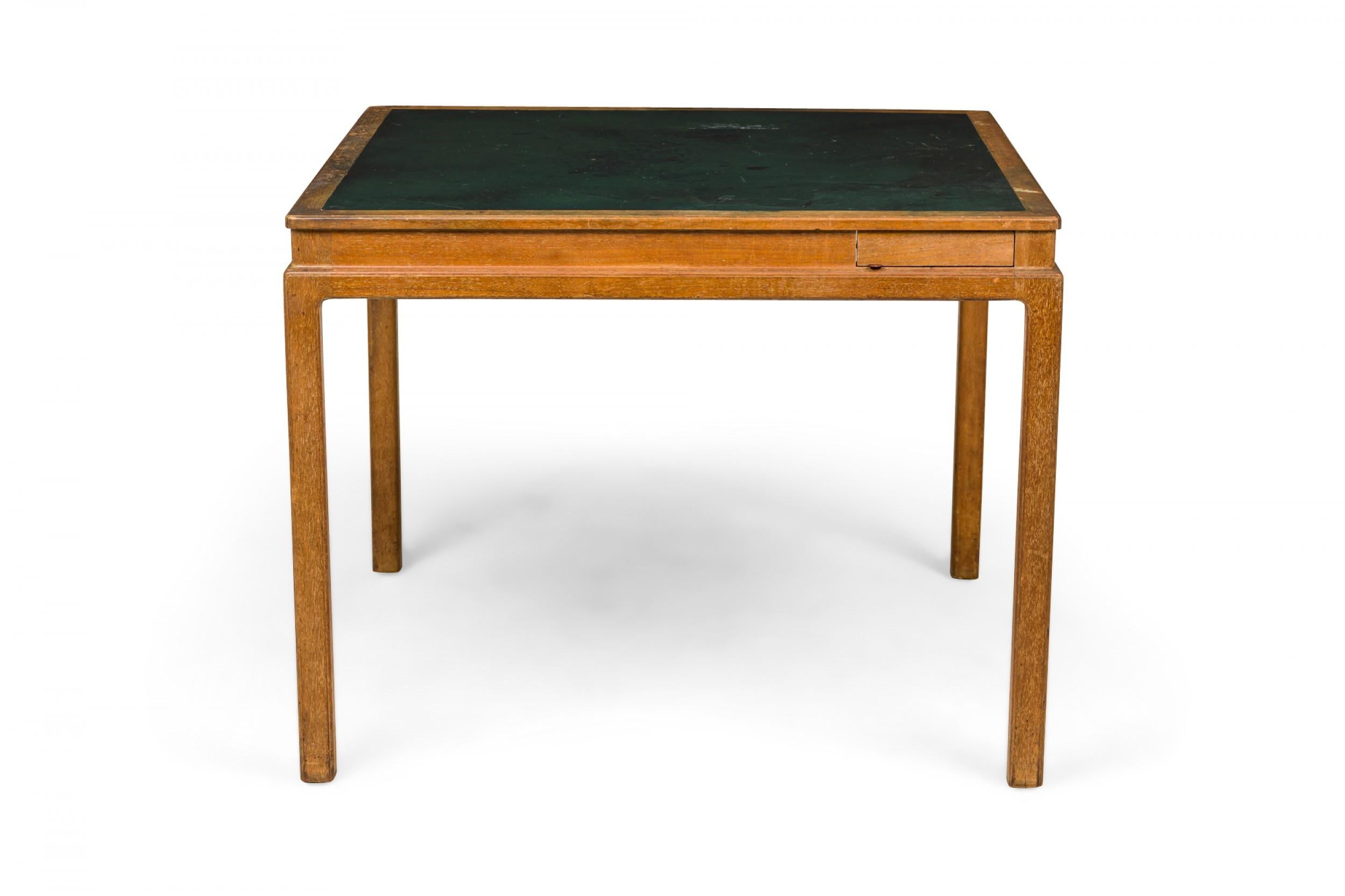 Edward J. Wormley für Dunbar, Spieltisch mit grüner Lederplatte im Zustand „Gut“ im Angebot in New York, NY