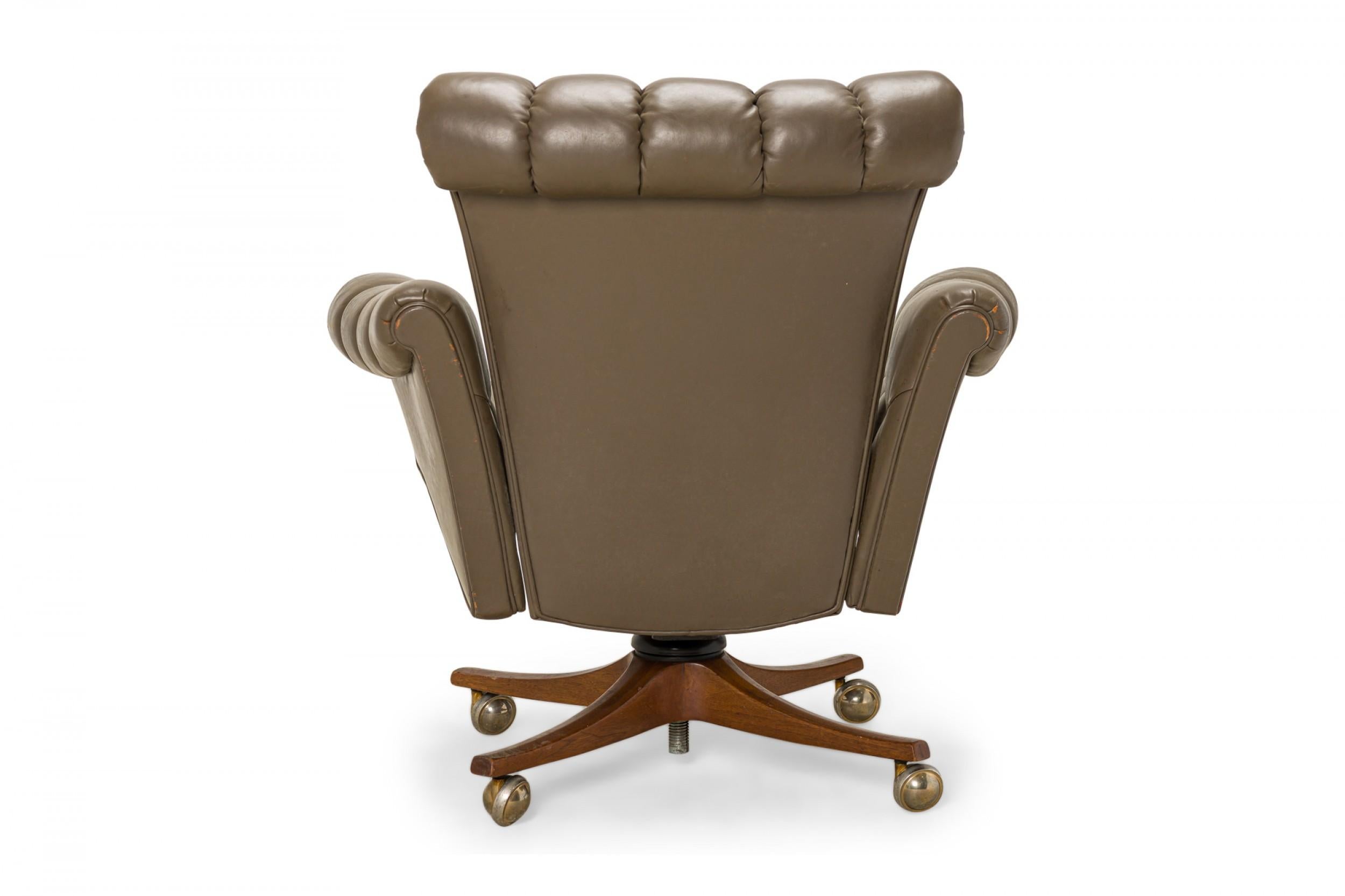 Edward J Wormley for Dunbar 'in Clover' Tufted Gray Leather Office Chair In Good Condition For Sale In New York, NY