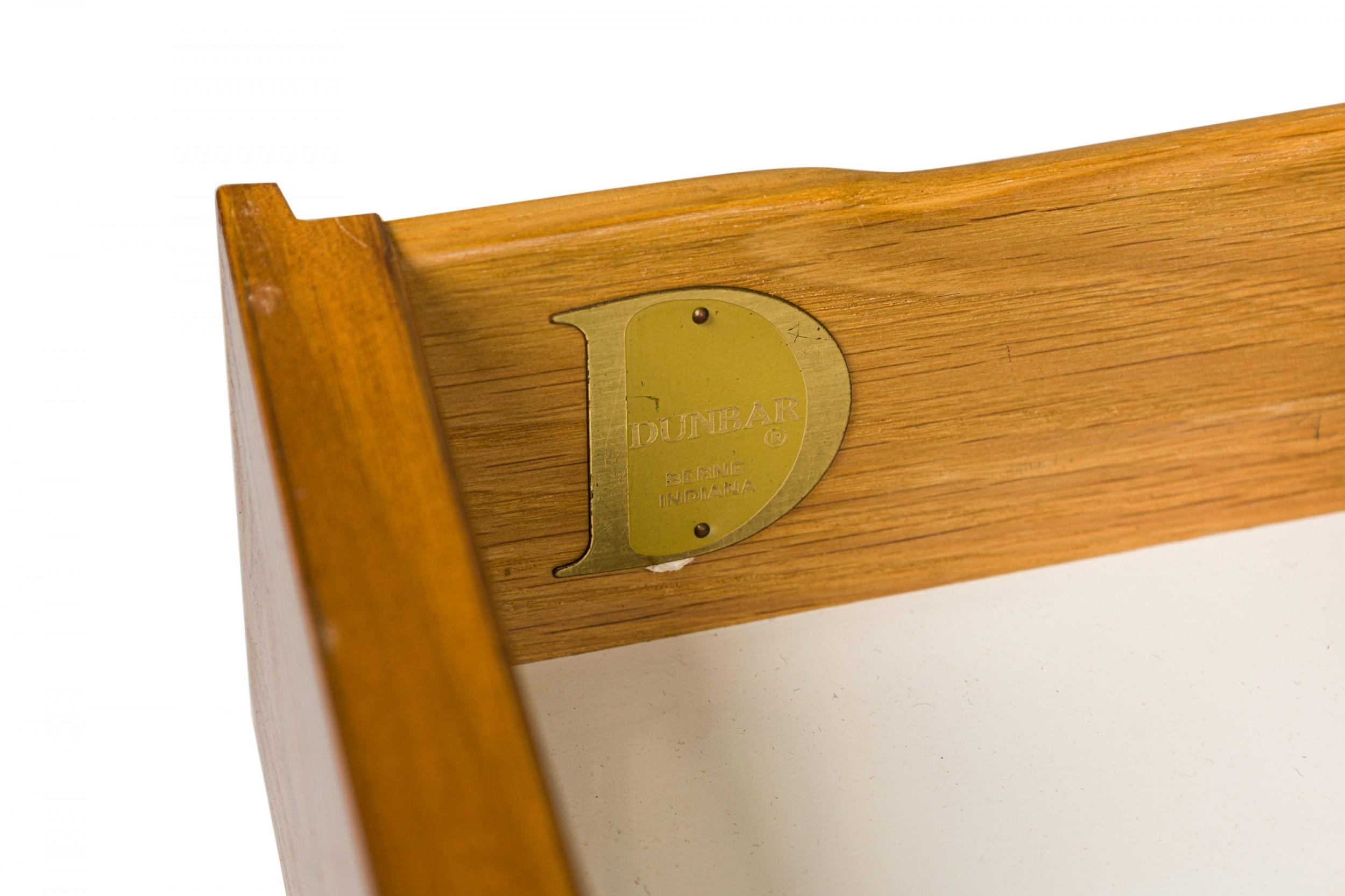 Edward J Wormley per Dunbar Scrivania in legno e tubo d'ottone in vendita 3