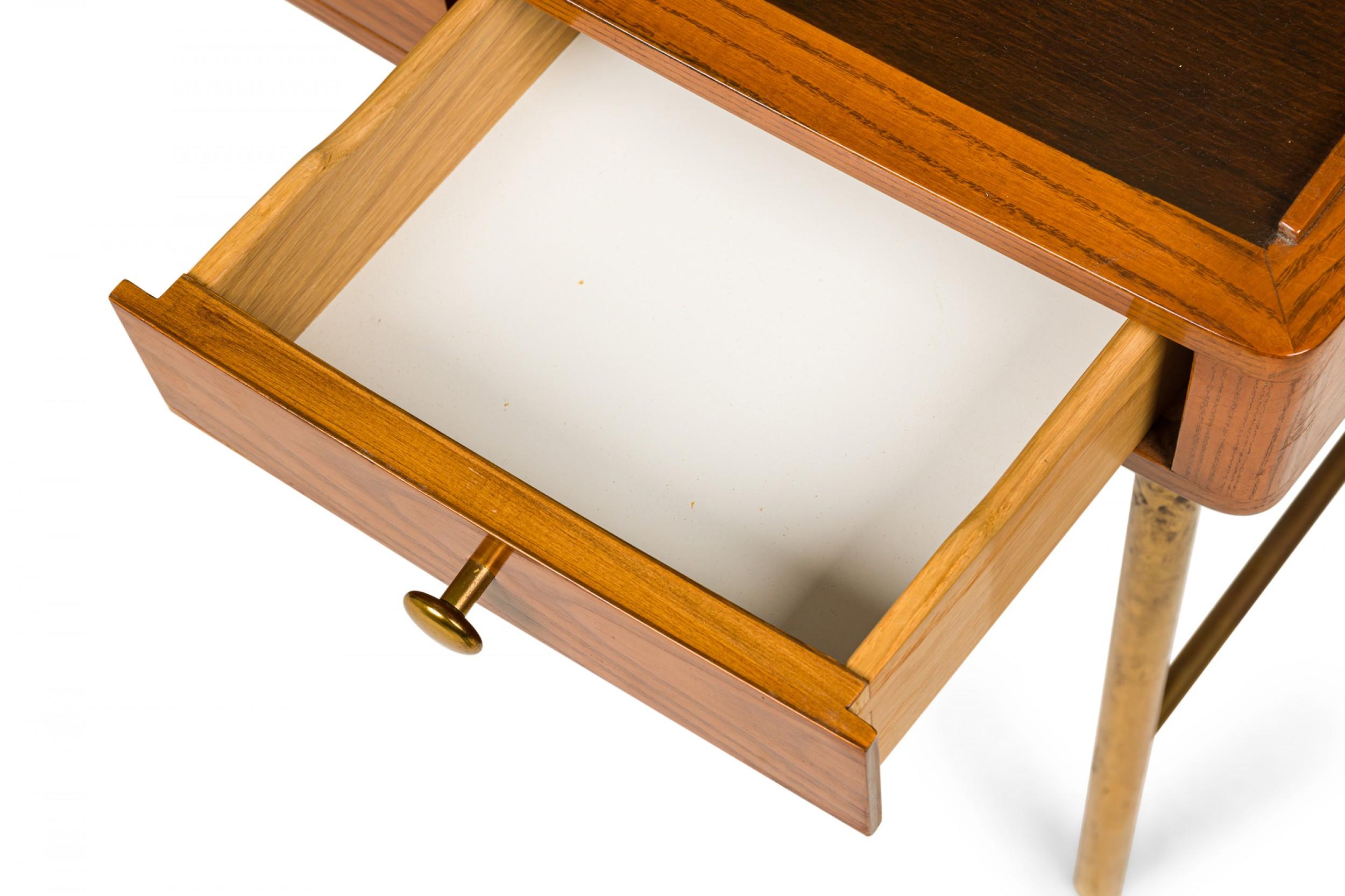 Edward J Wormley für Dunbar Schreibtisch aus Holz und Messingrohr im Angebot 3