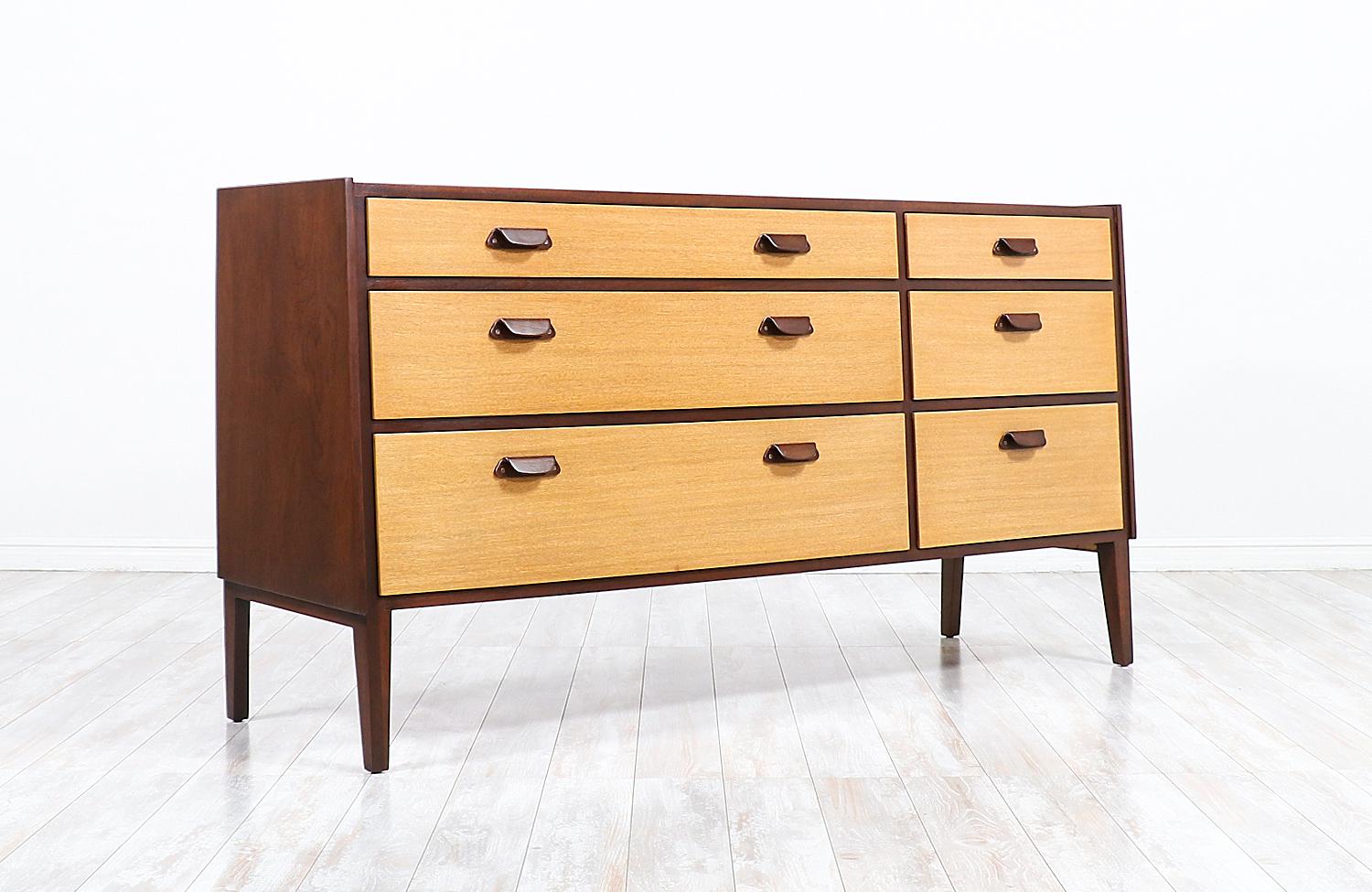 Mid-Century Modern Expertly Restored - Edward J. Wormley Model-5562 Two-Tone Dresser for Dunbar