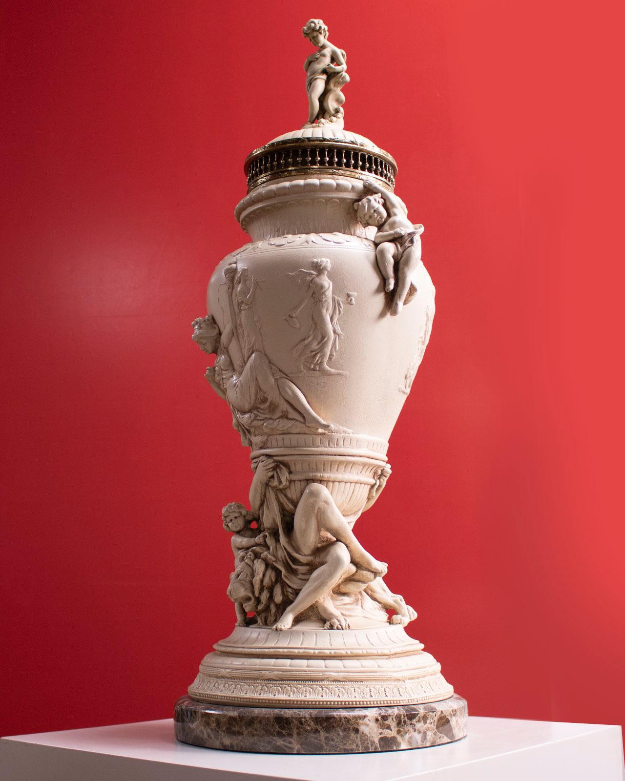 Neoclassical XIX century vase Edward James in white terracotta from 1860 For Sale 9