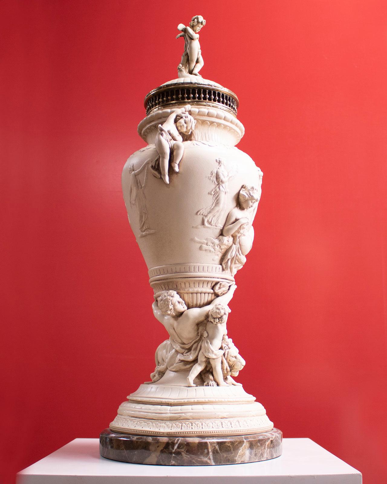 Neoclassical XIX century vase Edward James in white terracotta from 1860 For Sale 5