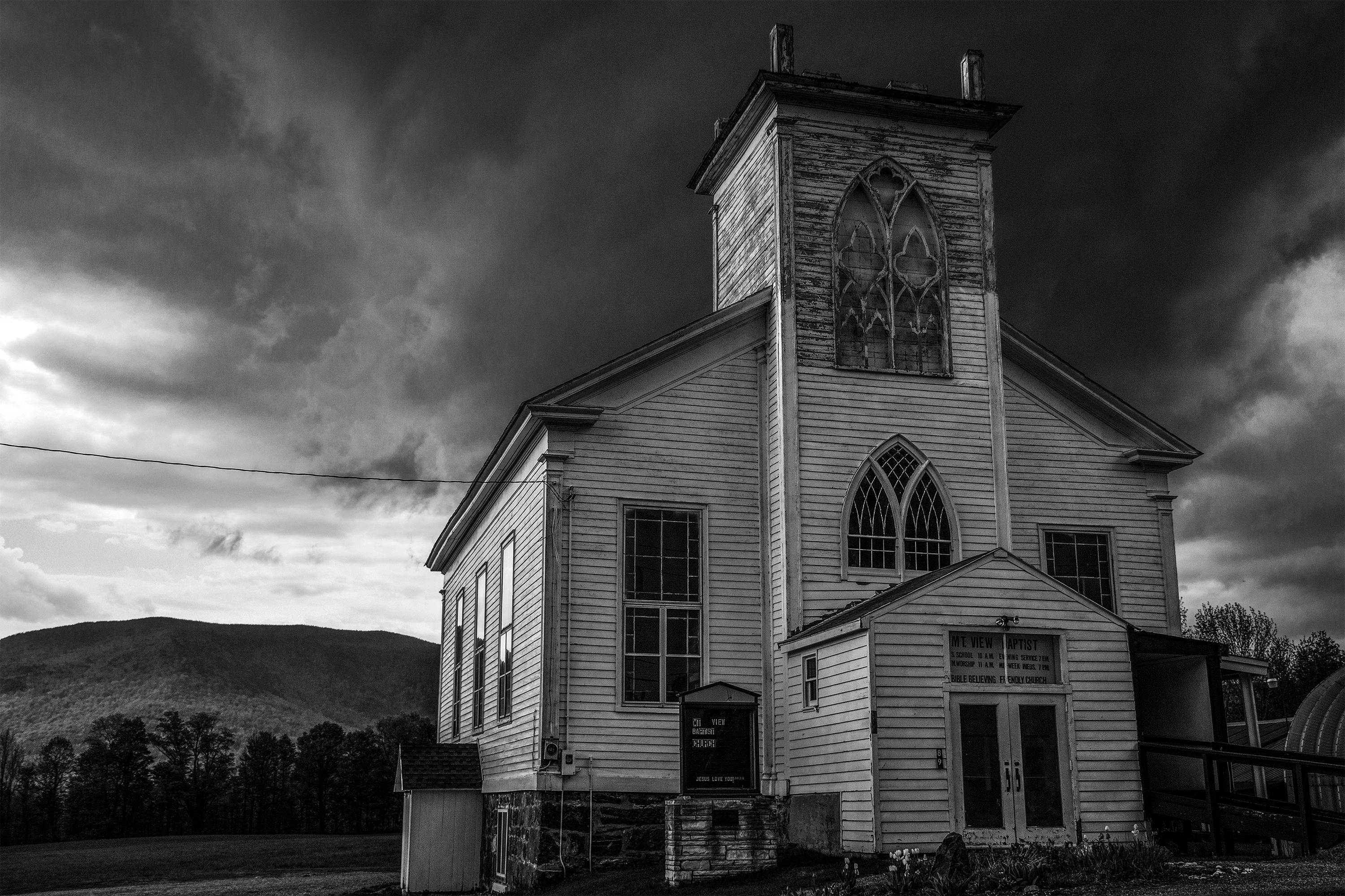 Edward L. Rubin Black and White Photograph – Baptist Church (Schwarz-Weiß-Foto)
