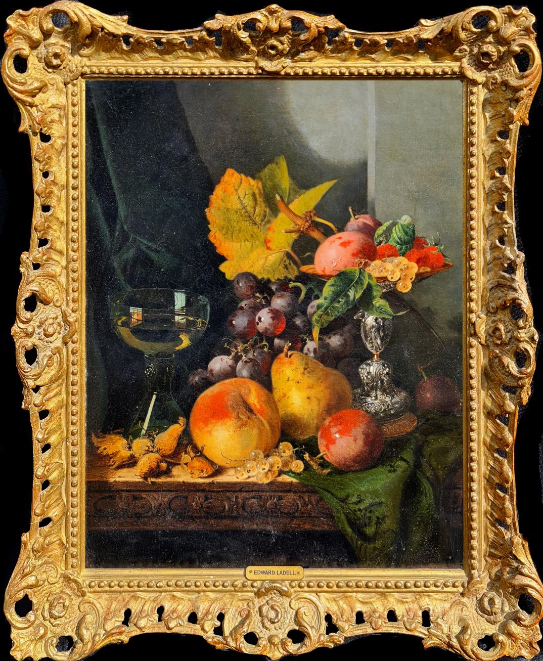 Still-Life Painting de Edward Ladell - Bodegón con Tazza de Plata, Roemer de Cristal y Fruta