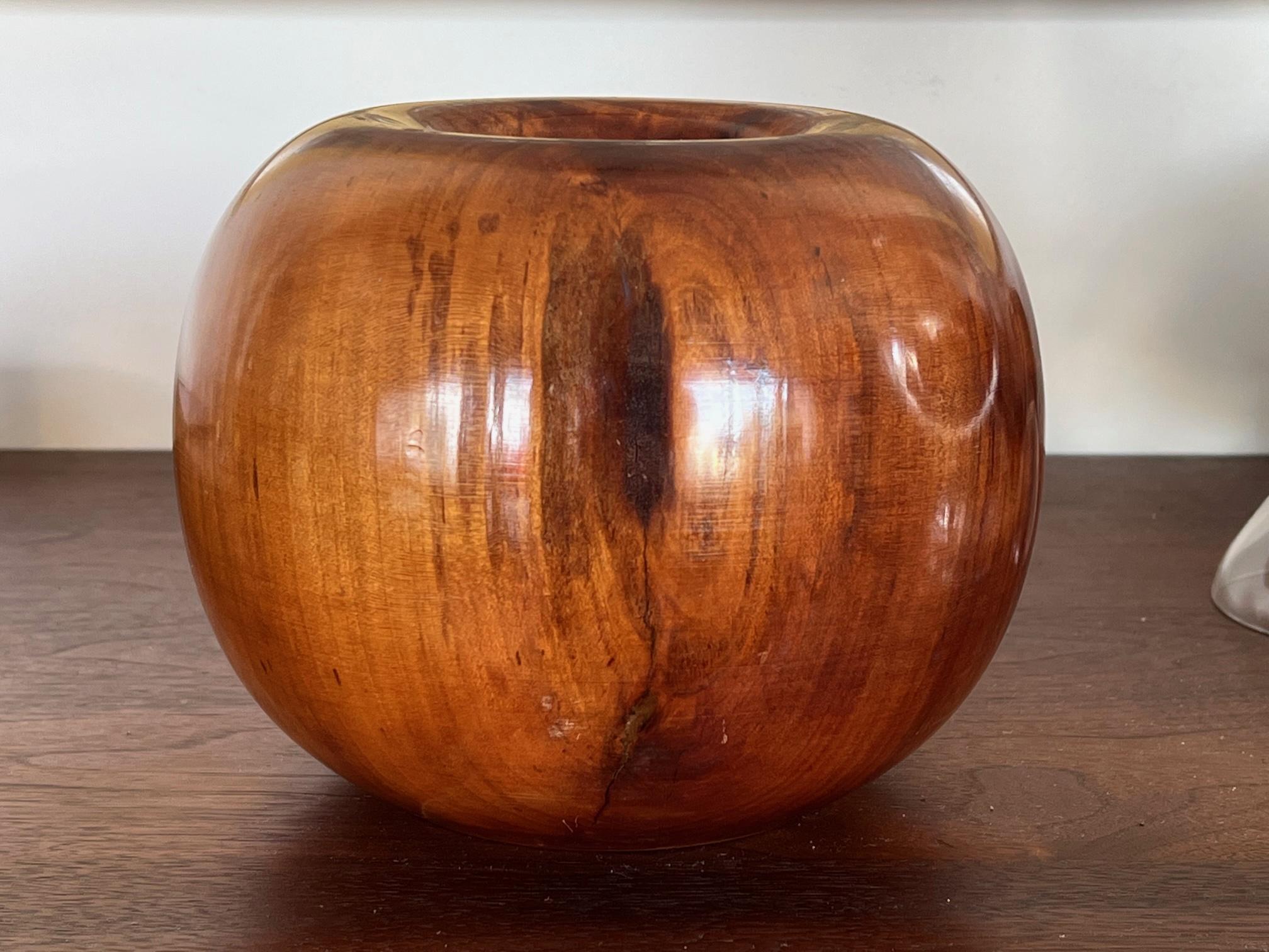 Edward Moulthrop Wild Cherry Bowl In Good Condition For Sale In St.Petersburg, FL