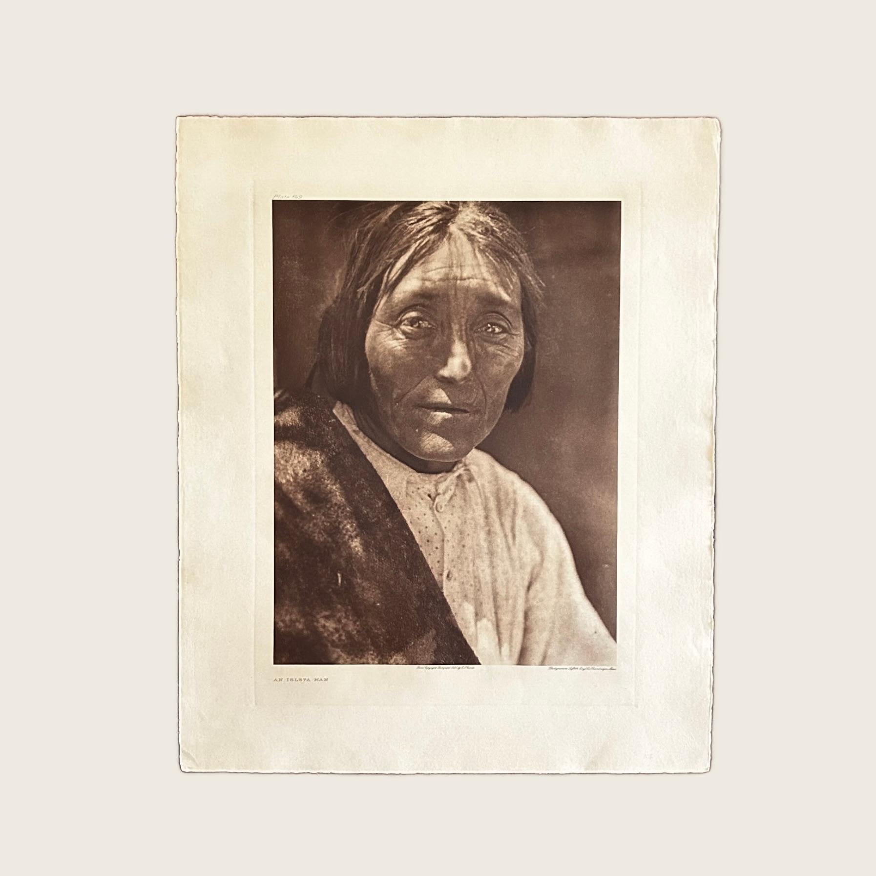 Classique américain Edward S. Curtis (1868-1952) An Isleta Man,  1925 en vente
