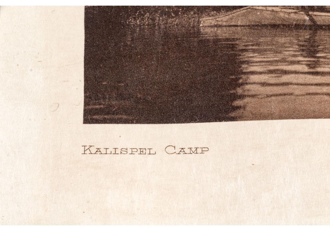 Edward S. Curtis (1868-1952) Rare photogravure sépia intitulée « Kalispel Camp » Bon état - En vente à Bridgeport, CT